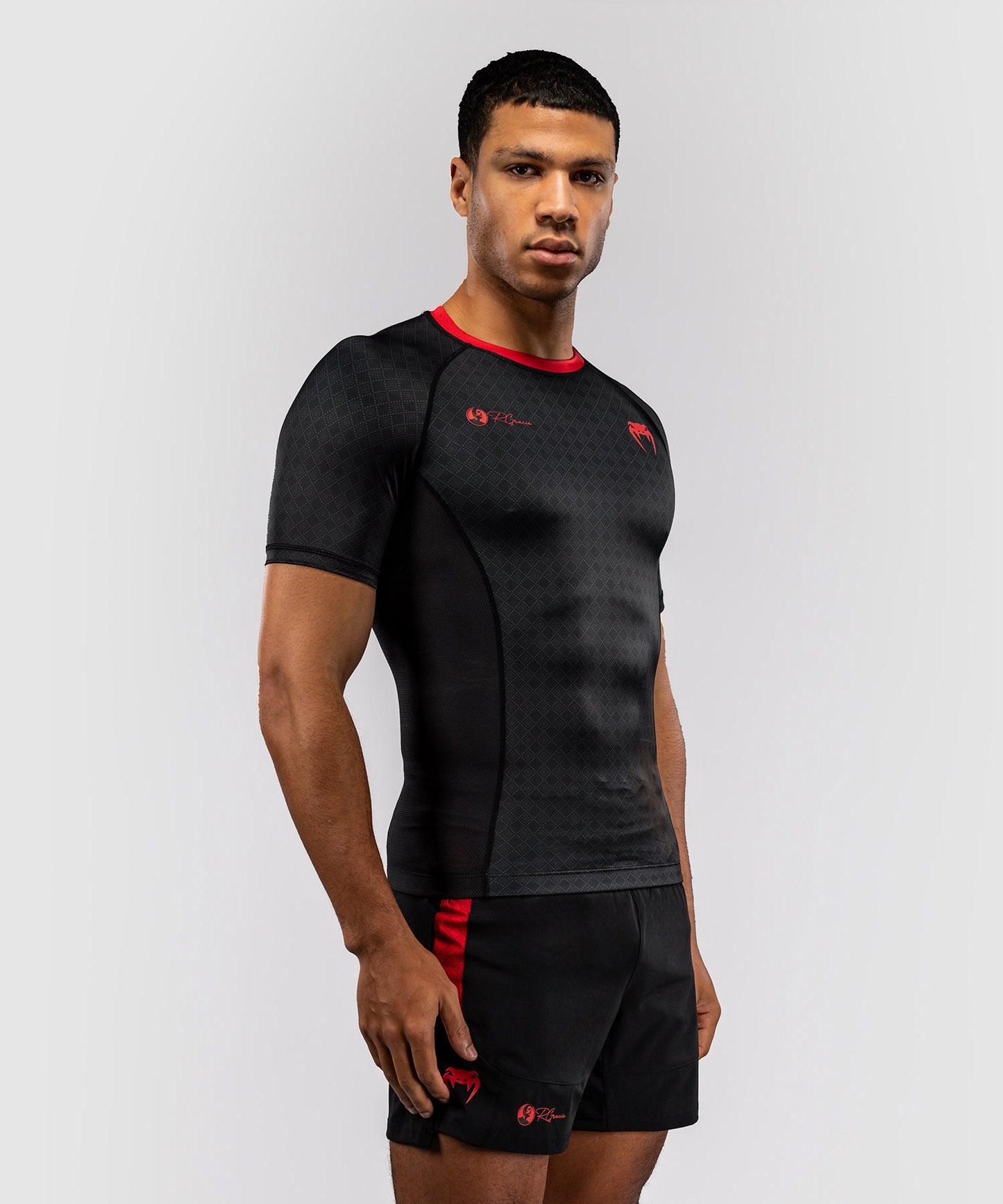 Venum x Roger Gracie Signature Rashguard Manga Corta - Negro/Rojo