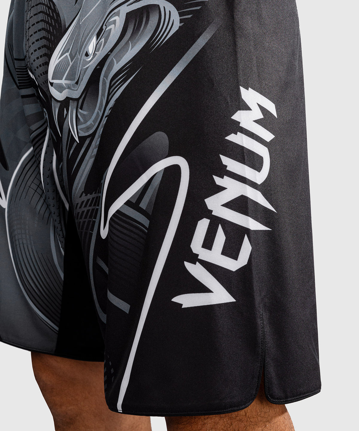 Venum Crimson Viper 2.0 Fightshorts - Negro/Gris