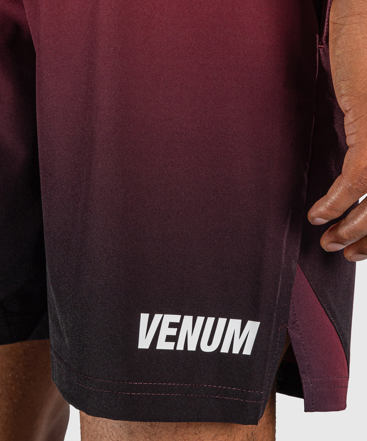 Venum Giant Shift Pantalón corto de entrenamiento - Negro/Rojo