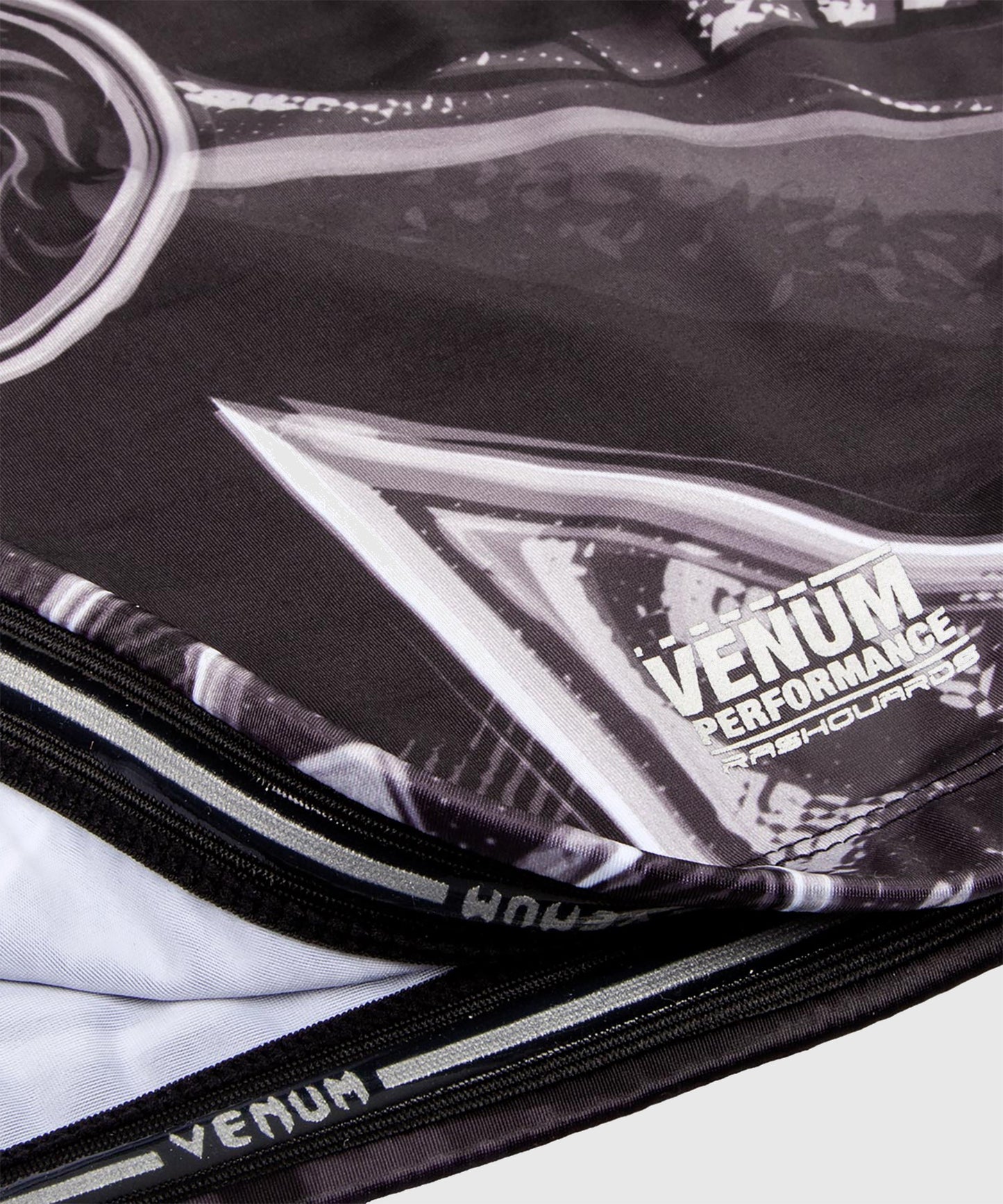 Venum Gladiator 3.0 Rashguard - Black/White - Short Sleeves
