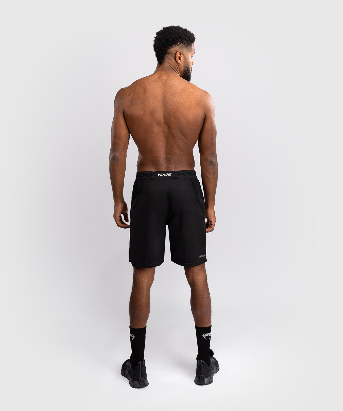Short d'entraînement Venum G-Fit Air pour Hommes - Noir Profond/Rouge Feu