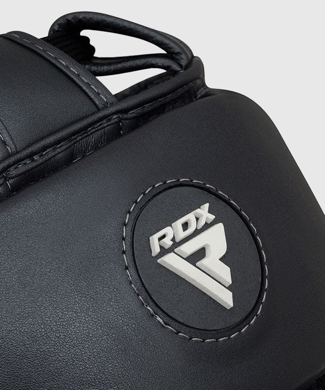 Casque de boxe RDX Sports Aura T-17 - Noir/Blanc/Or