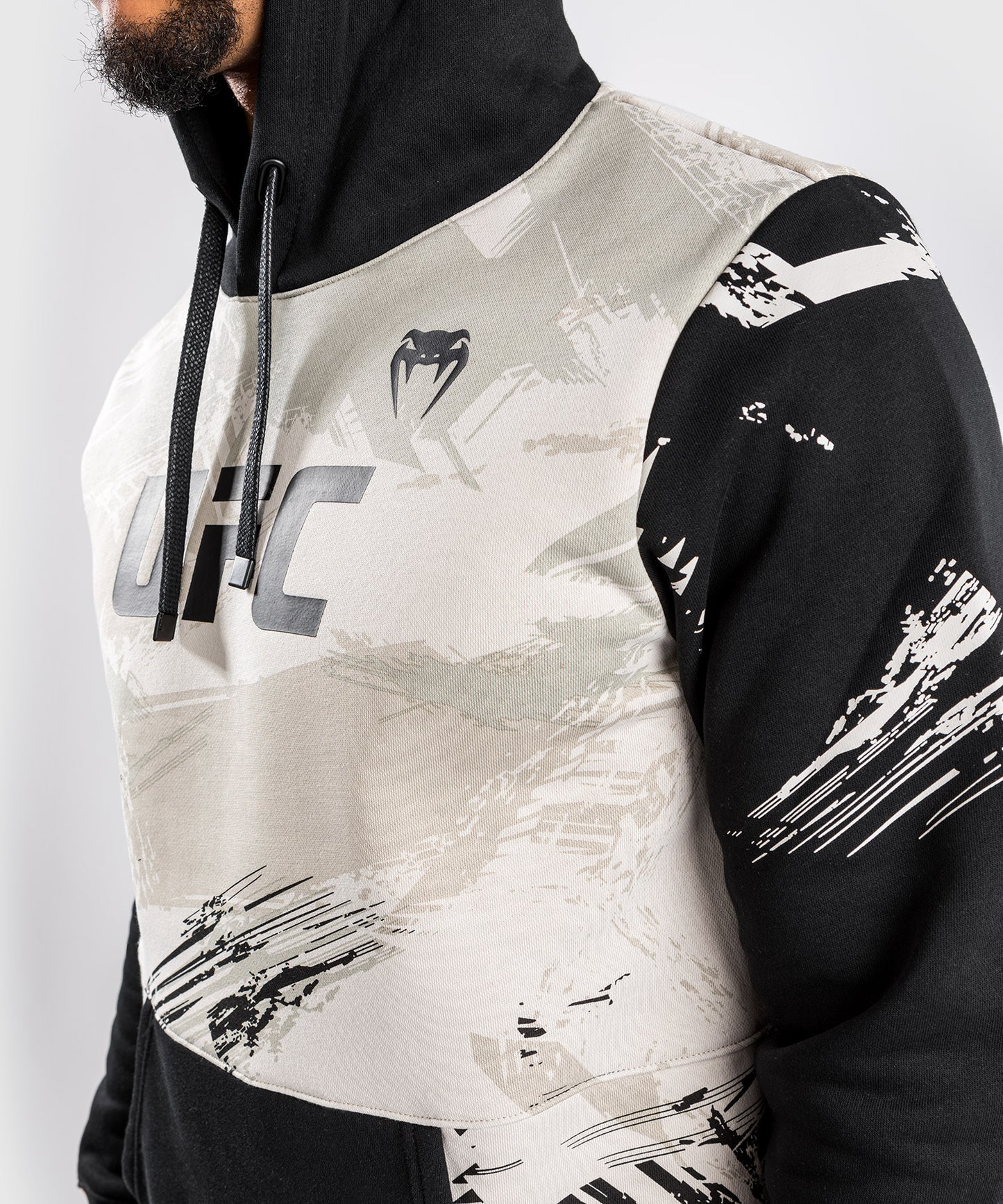 Sweatshirt à capuche pour Hommes UFC Venum Authentic Fight Week 2.0 - Sable/Noir