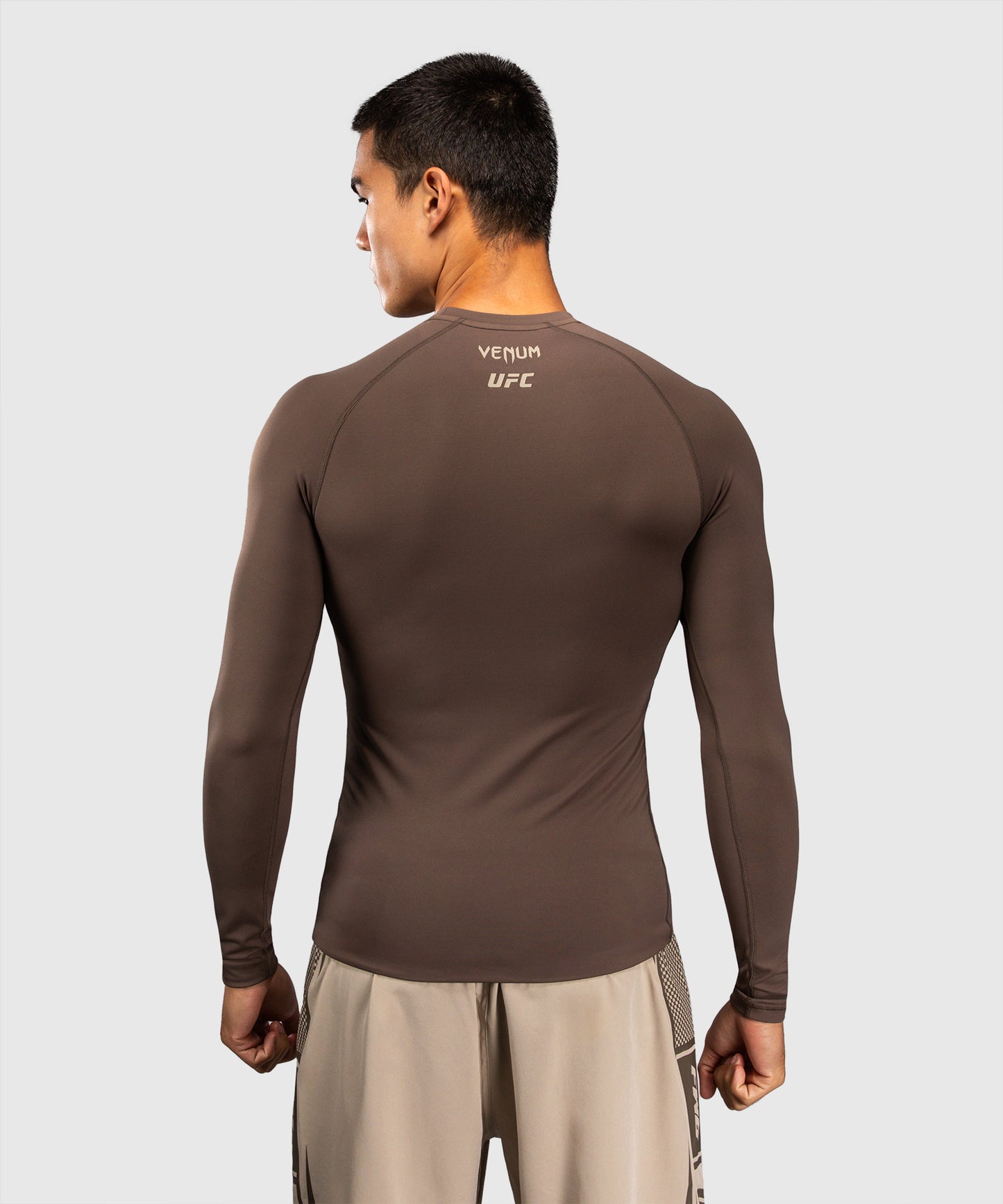 Venum UFC Unity by Venum Authentic Fight Week Rashguard Técnico de Manga Larga para Hombre - Marrón
