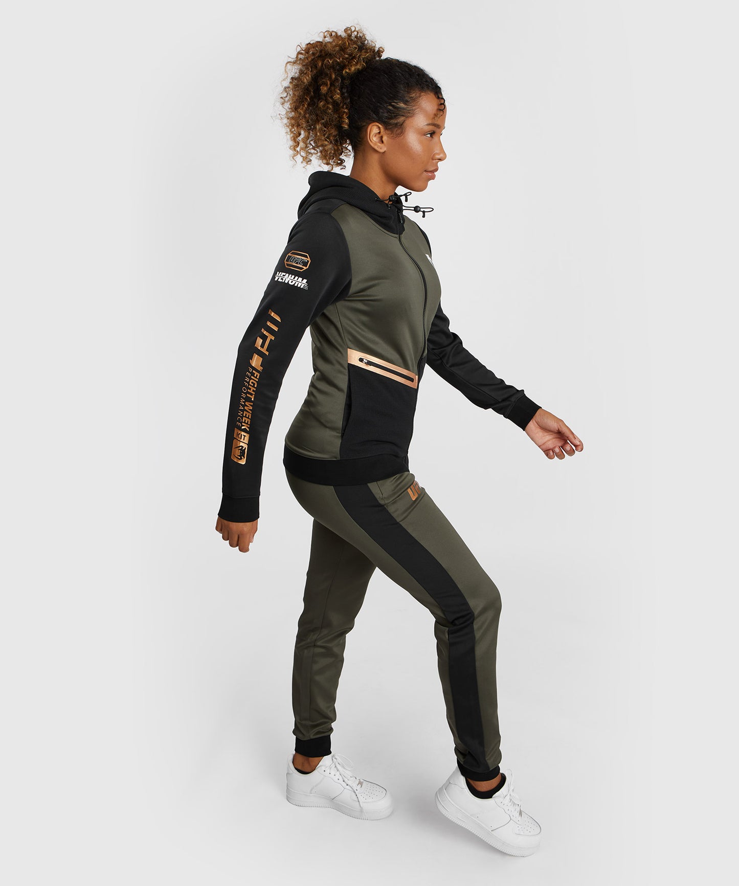 Sweatshirt zippé à capuche pour Femmes UFC Adrenaline by Venum Fight Week - Kaki/Bronze