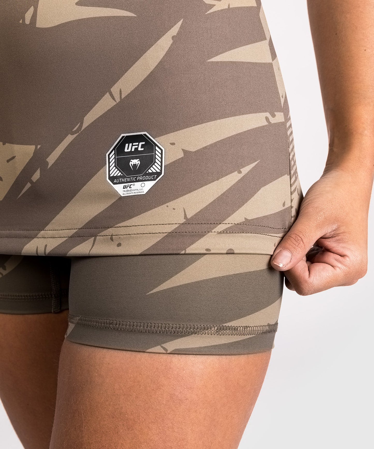 T-Shirt Dry-Tech pour Femmes UFC Adrenaline by Venum Fight Week - Desert Camo