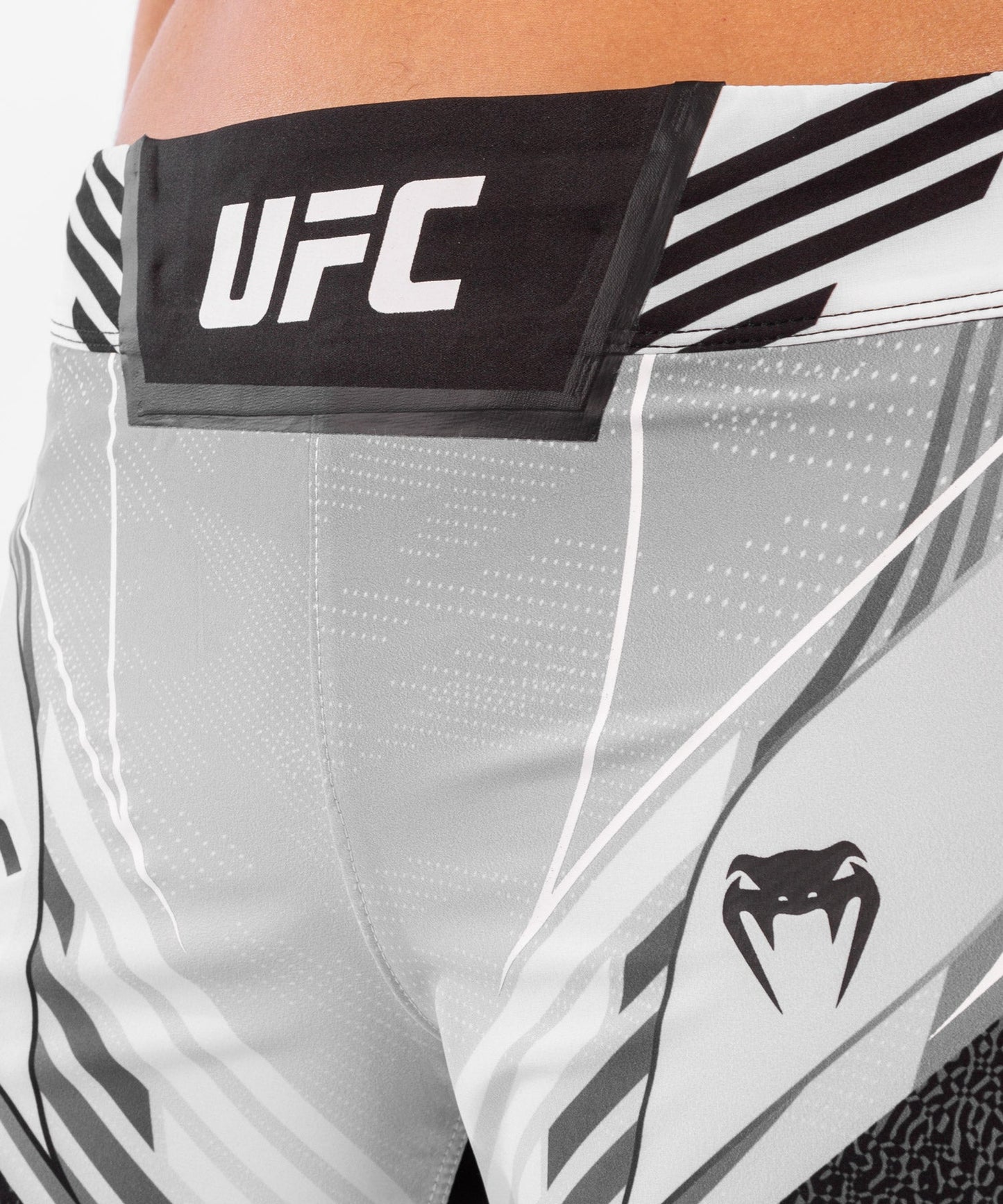 UFC Damen Fightshorts Venum Authentic Fight Night - Long Cut - Weiß