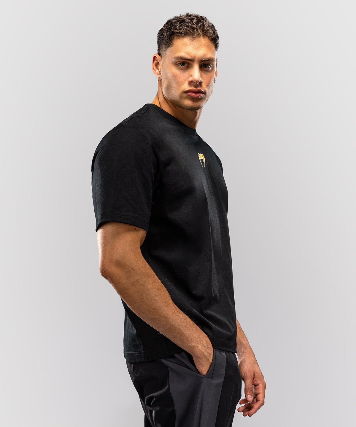 Venum Essential T-shirt in cotone - Nero/Oro