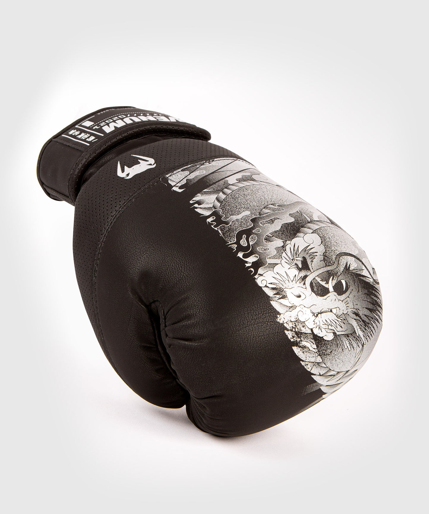 Gants de Boxe Venum YKZ21 – Noir/Argent