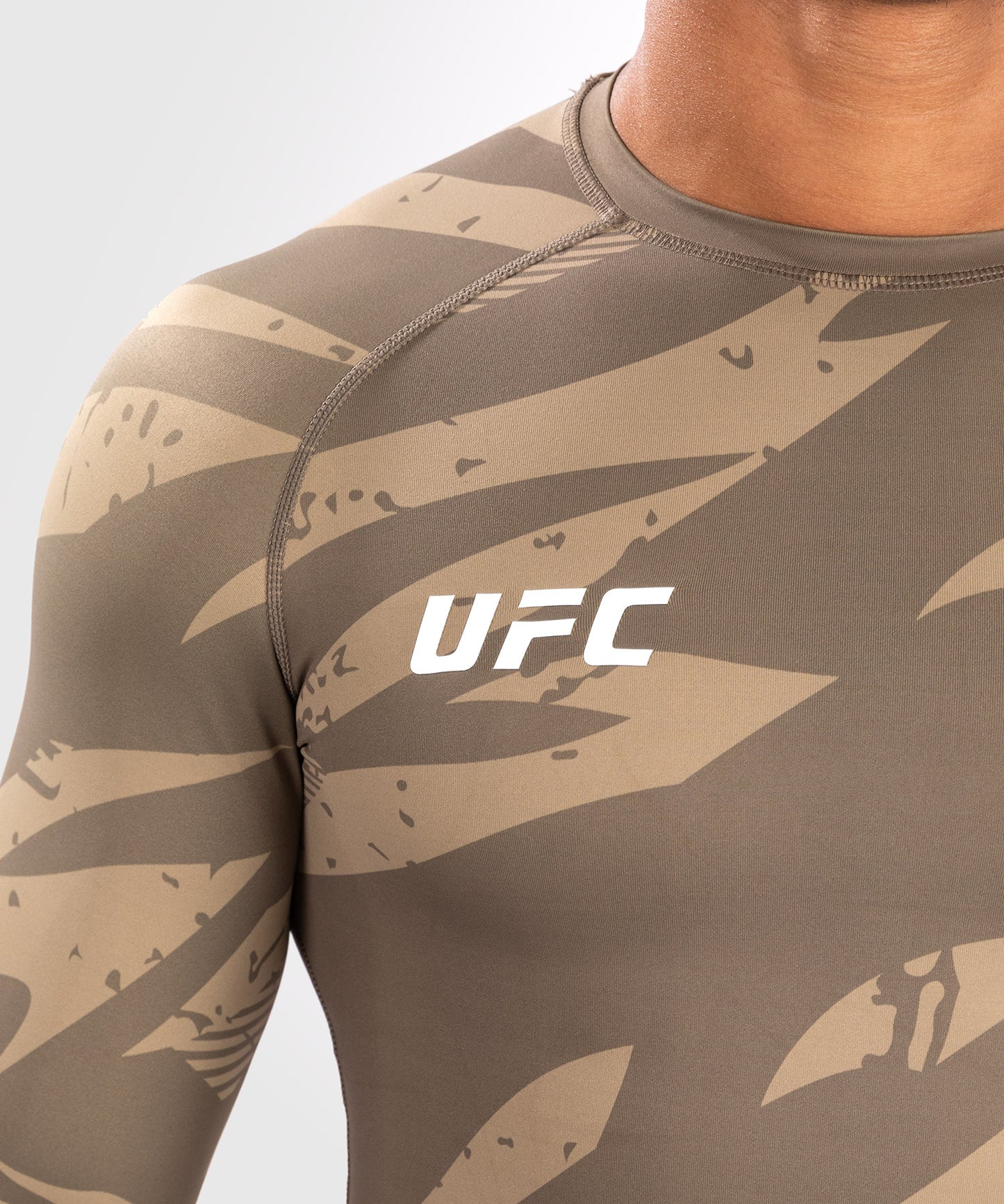UFC Adrenaline by Venum Fight Week Performance Langarm-Rashguard - Desert Camo