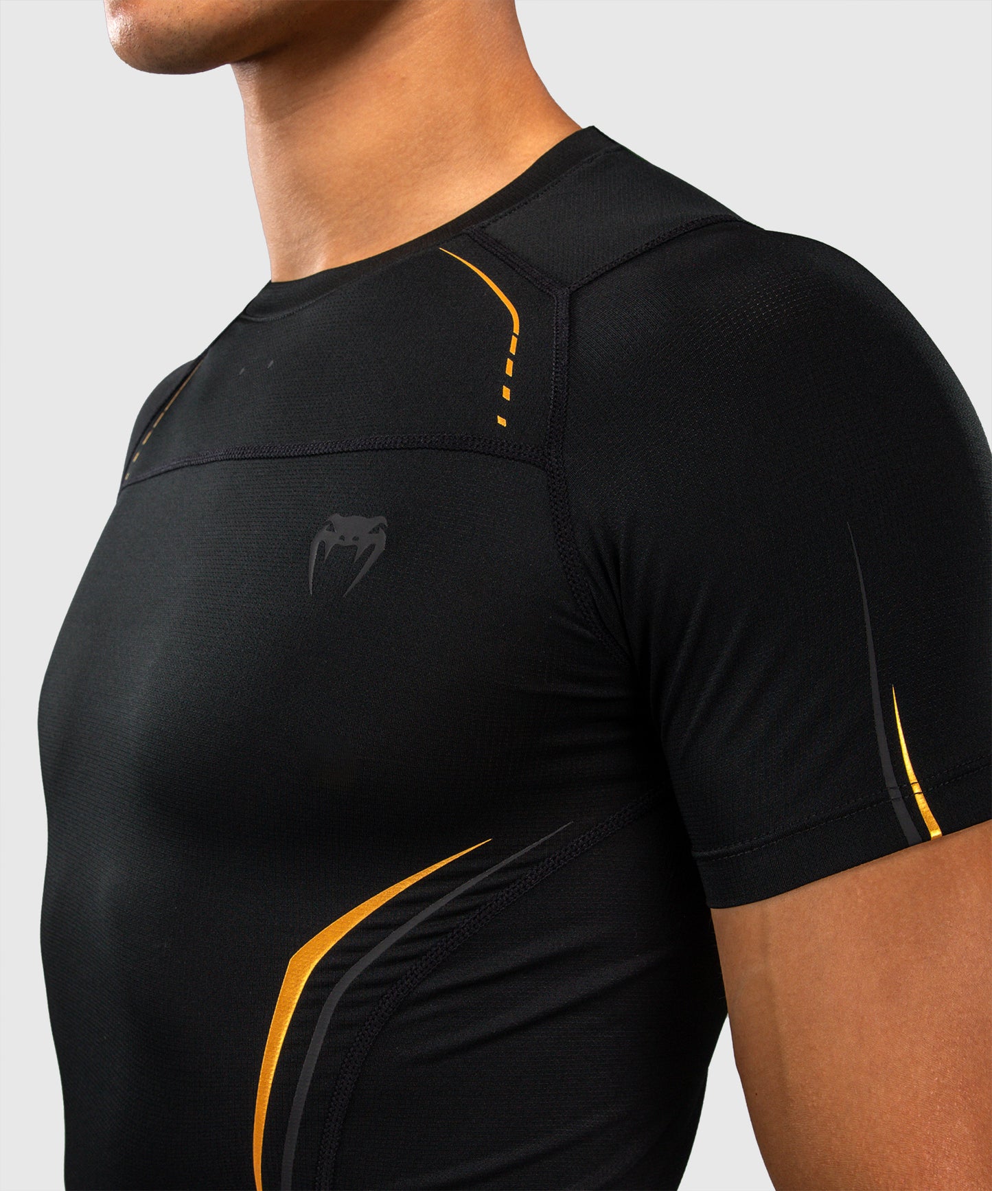 Venum G-Core Rashguard Manga Corta - Negro/Oro