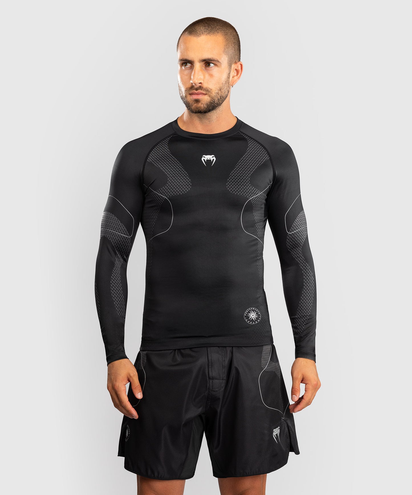 Rashguard Manches Longues Venum Nexus – Noir/Argent