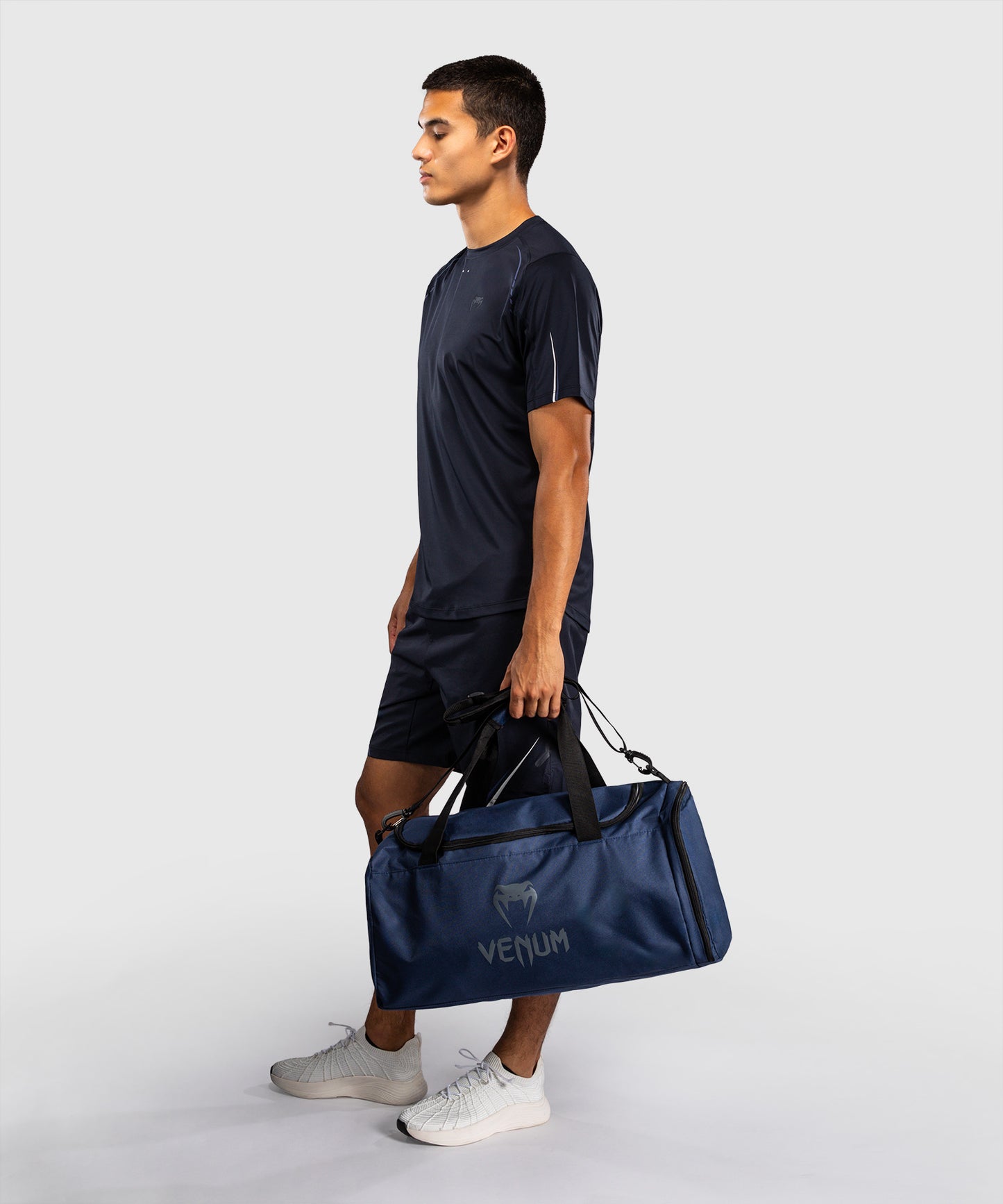 Venum Essential Bolsa de Deporte (37 L) - Azul Marino