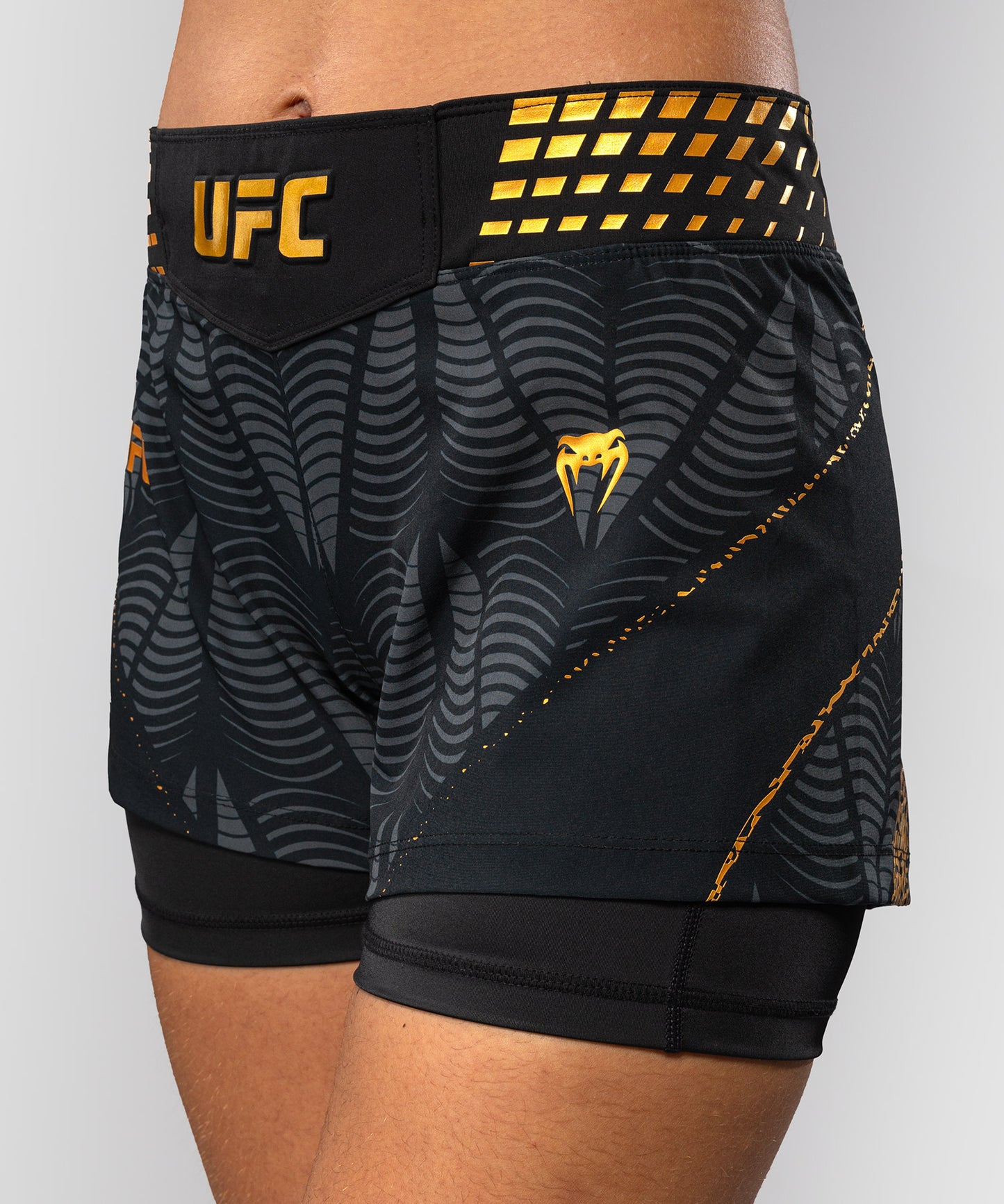 UFC Zenith by Venum Authentic Fight Night Kurze Passform Fight Short Damen - Champion