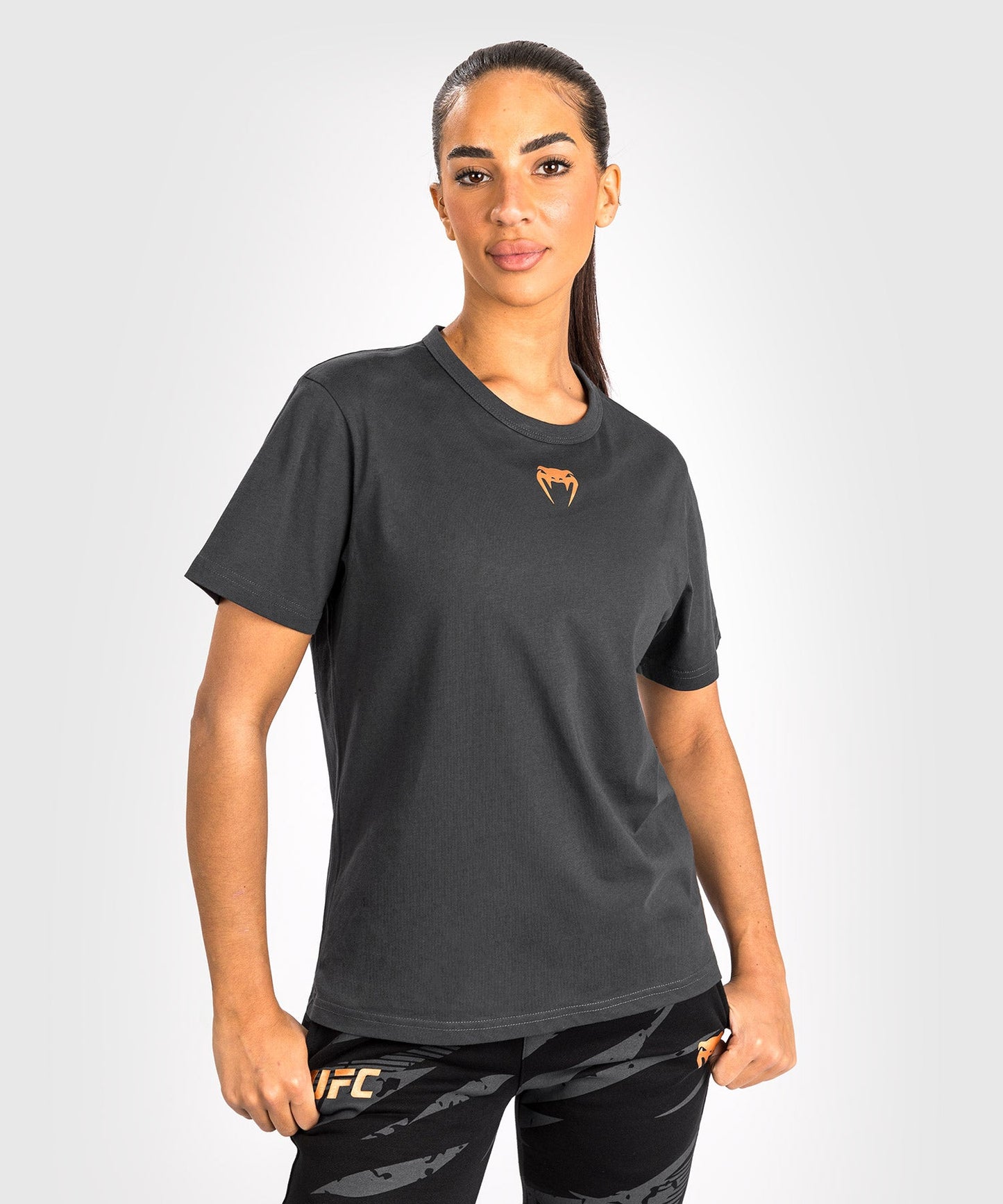 T-Shirt en Coton À Manches Courtes pour Femmes UFC Adrenaline by Venum Fight Week - Gris Anthracite