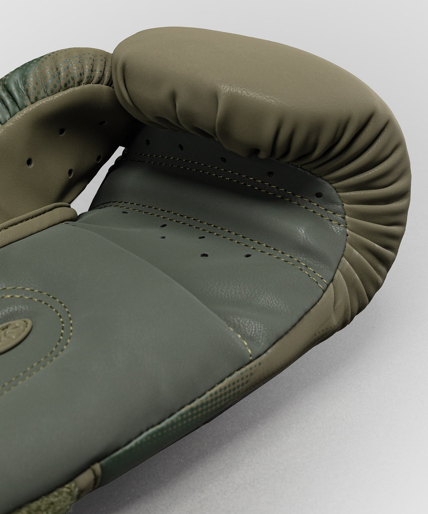 Venum Stealth Boxhandschuhe Khaki/Dunkelgrün