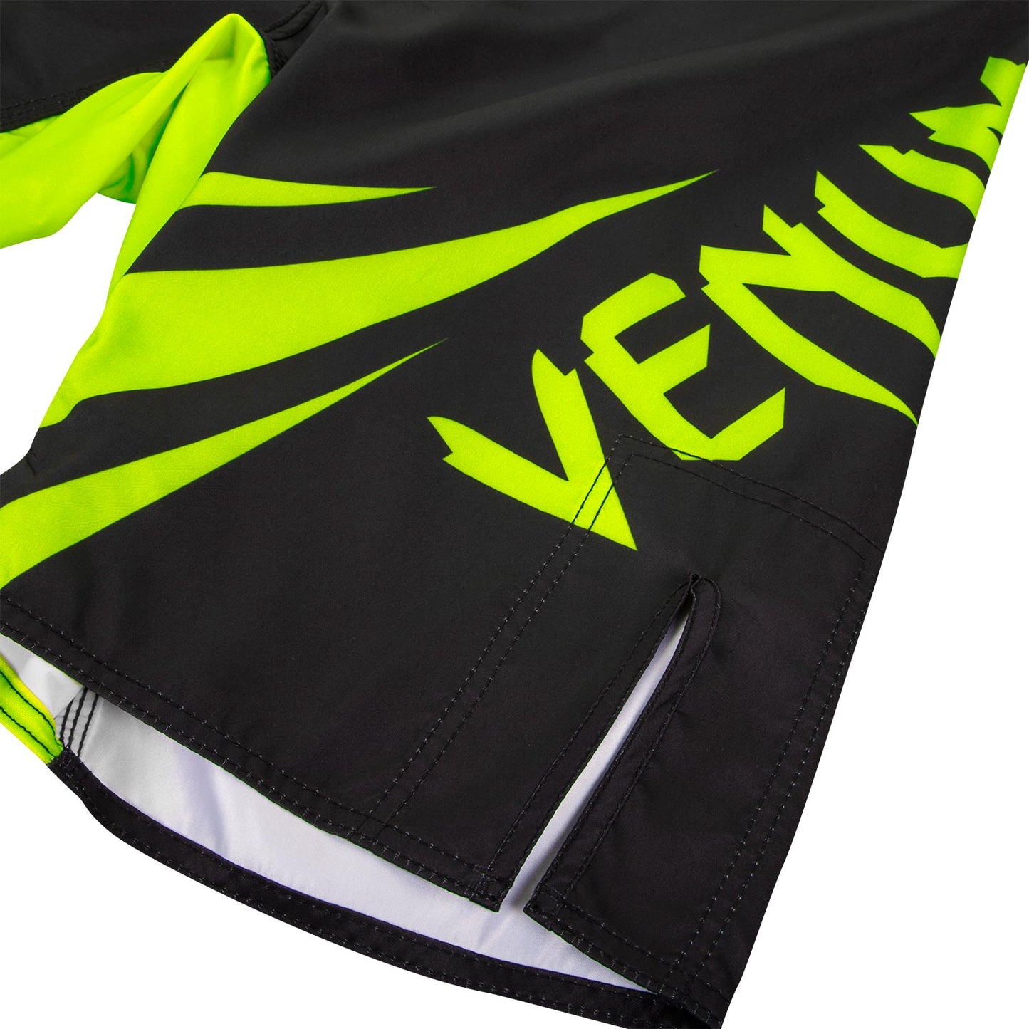 Venum Challenger Fightshort - Black/Fluorescent Yellow