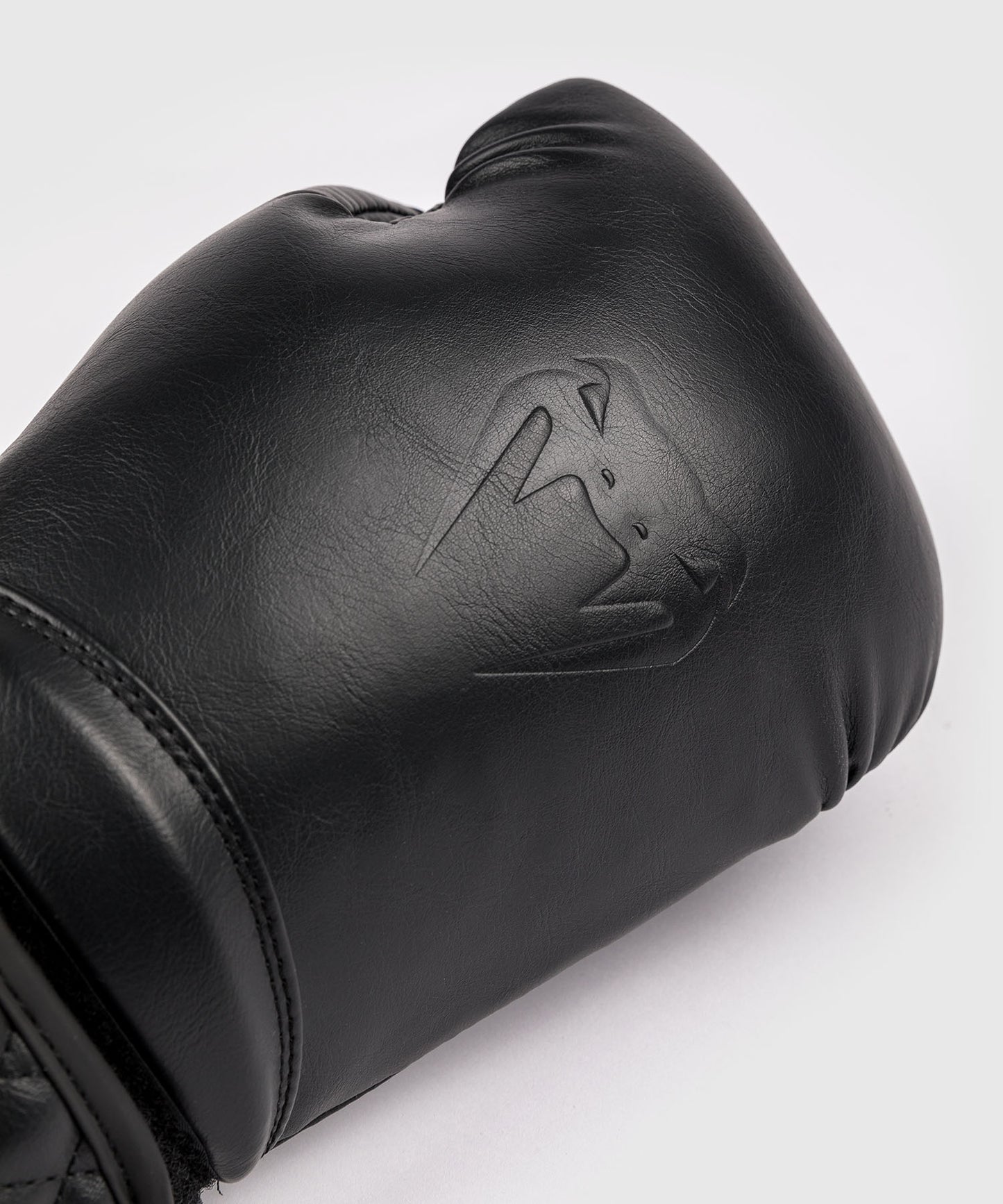 Venum x Rajadamnern Boxing Gloves - Shiny Black