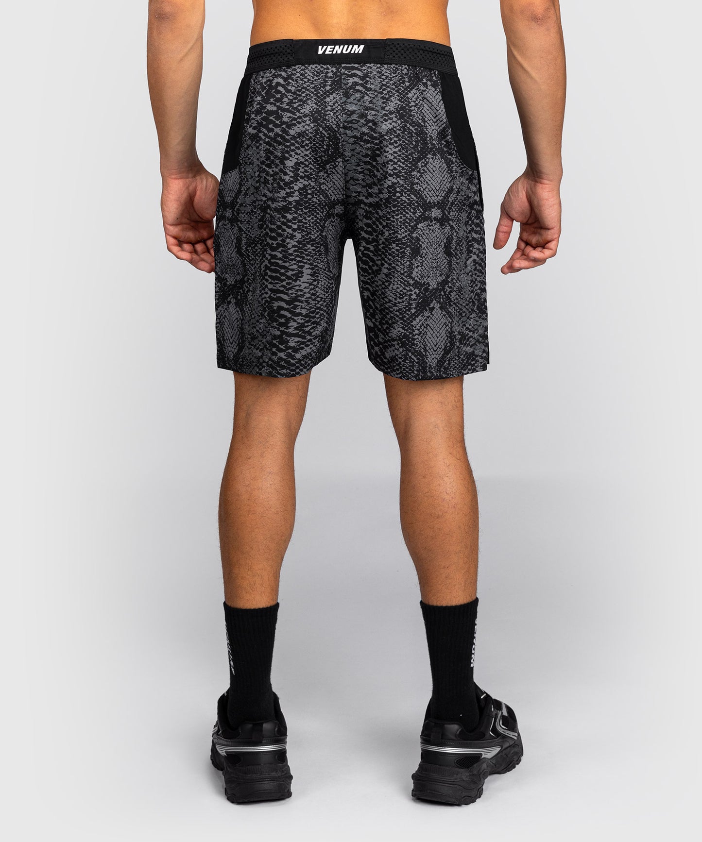 Venum G-Fit Short de Entrenamiento – Negro/Gris Carbón