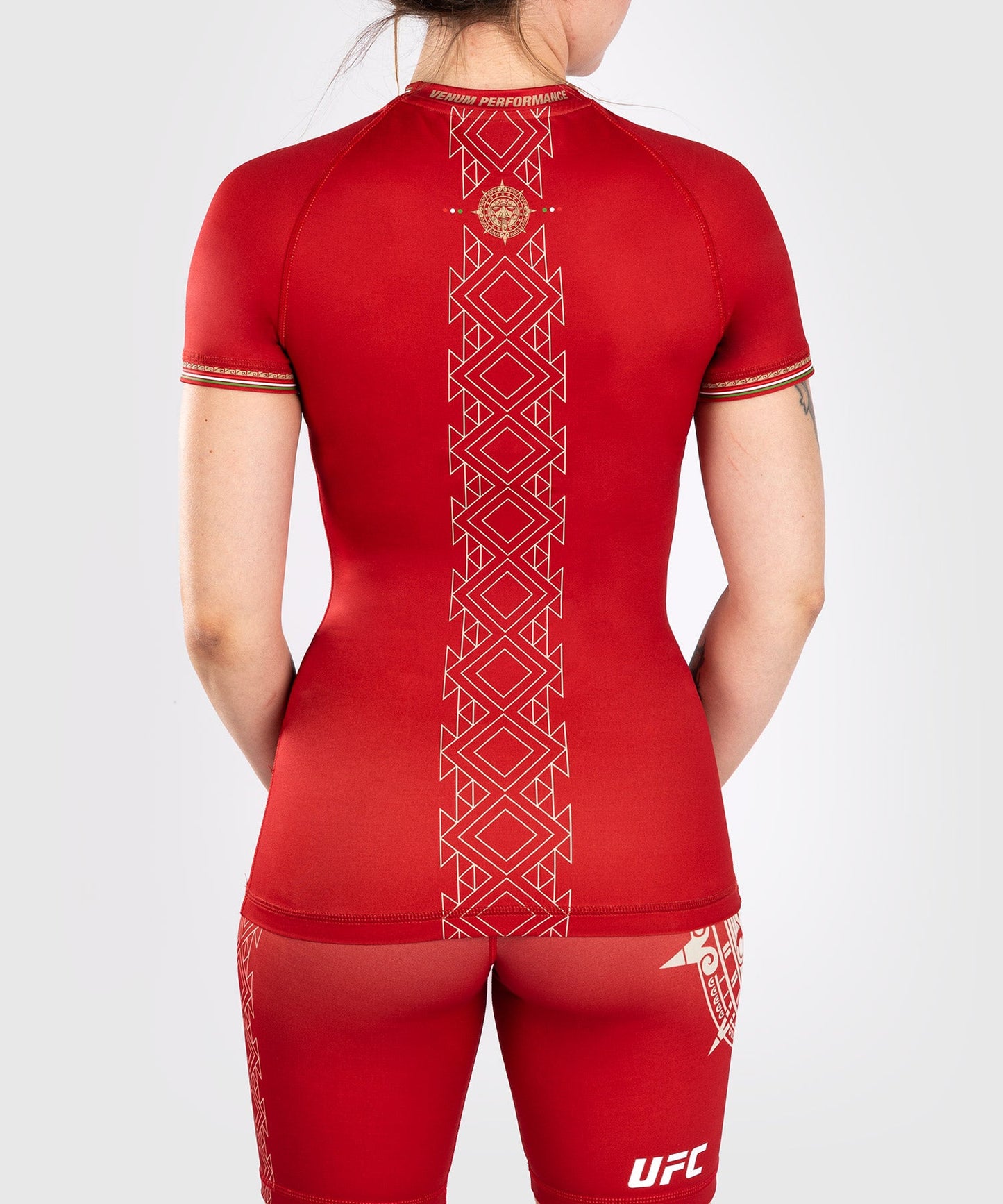 Noche UFC by Venum Authentic Fight Night Women's Short Sleeve Rashguard - Red