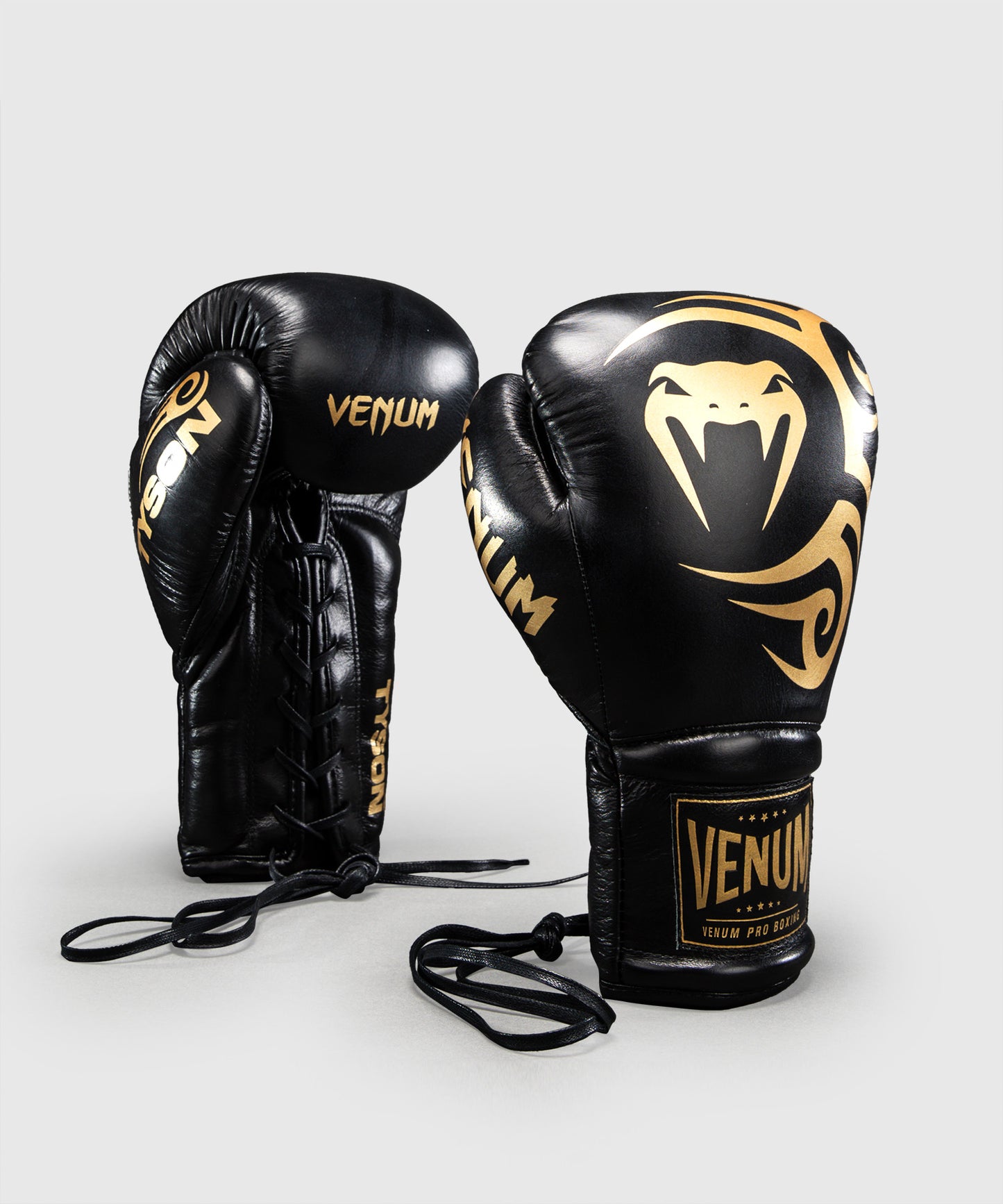 Gants de boxe Venum Giant 2.0 Mike Tyson Pro avec Lacets – Noir/Or - Sac inclus