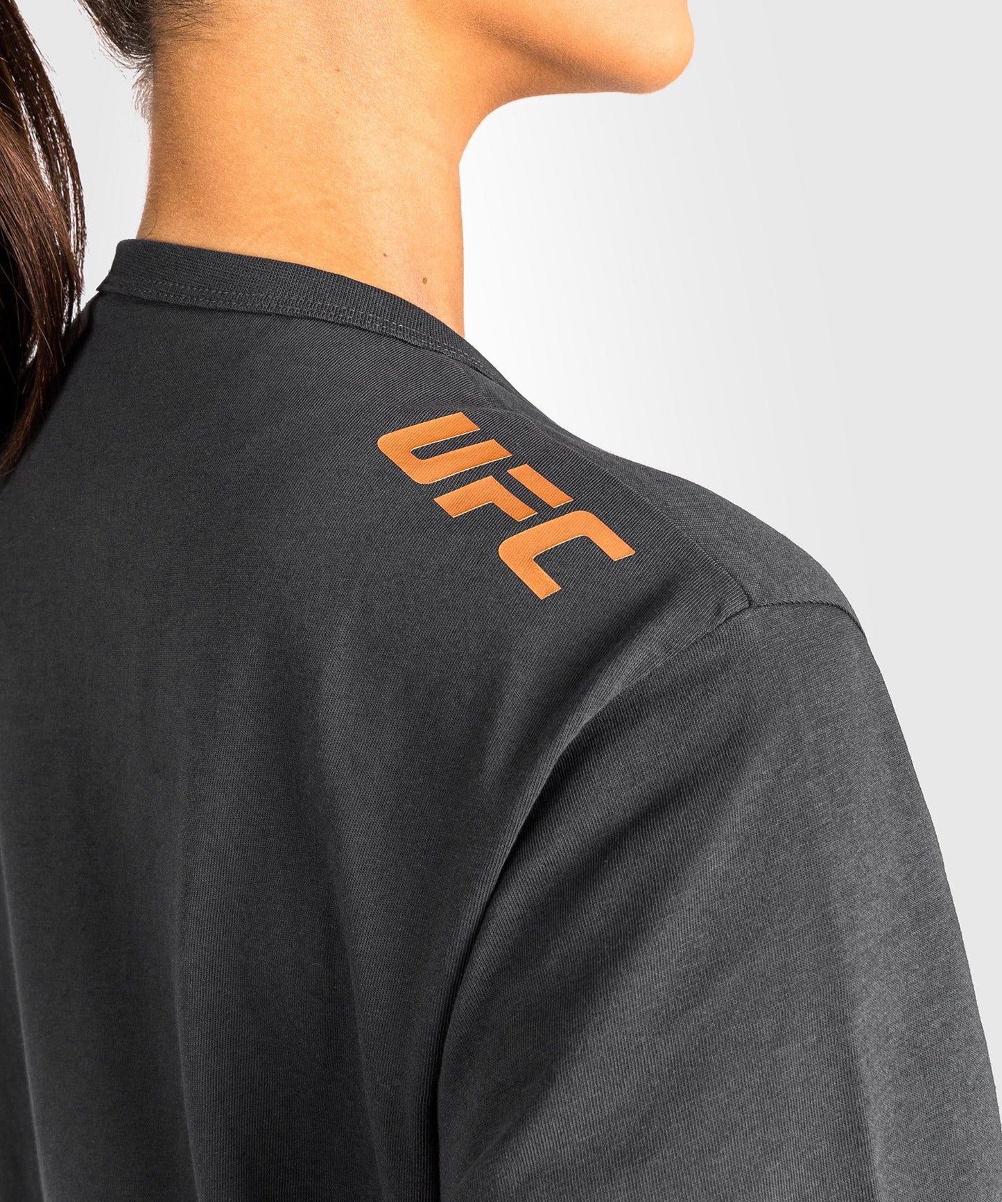 T-Shirt en Coton À Manches Courtes pour Femmes UFC Adrenaline by Venum Fight Week - Gris Anthracite