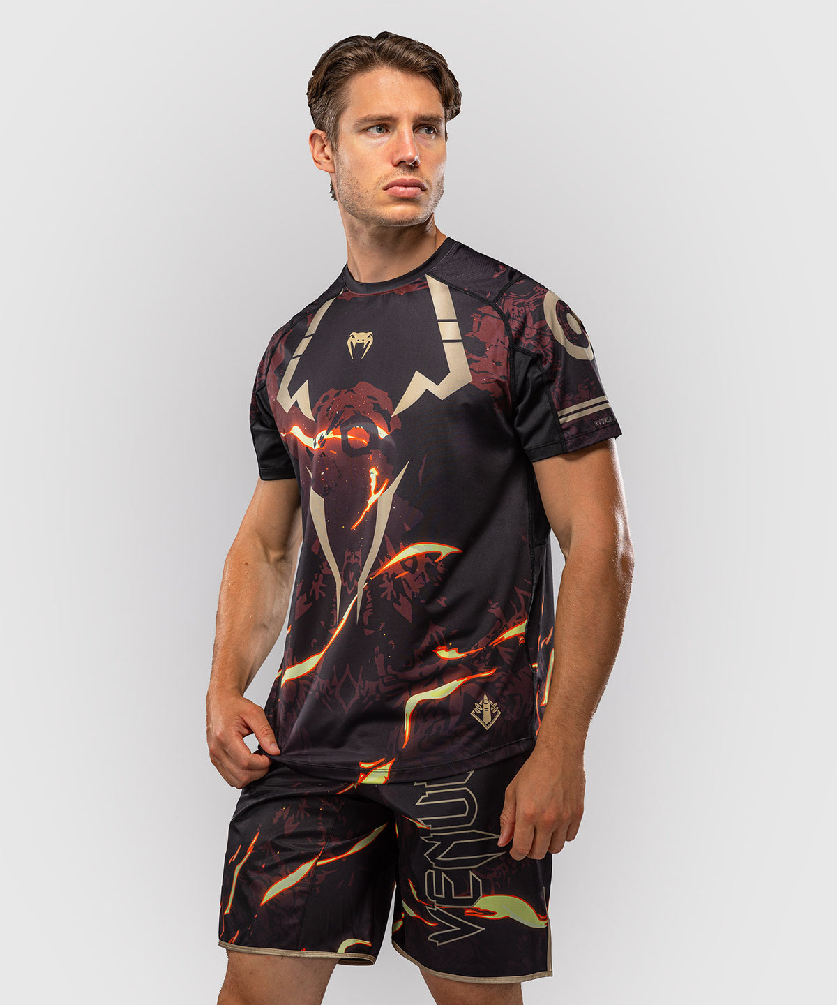 Jujutsu Kaisen x Venum Sukuna Dry-Tech-T-Shirt – Schwarz/Beige