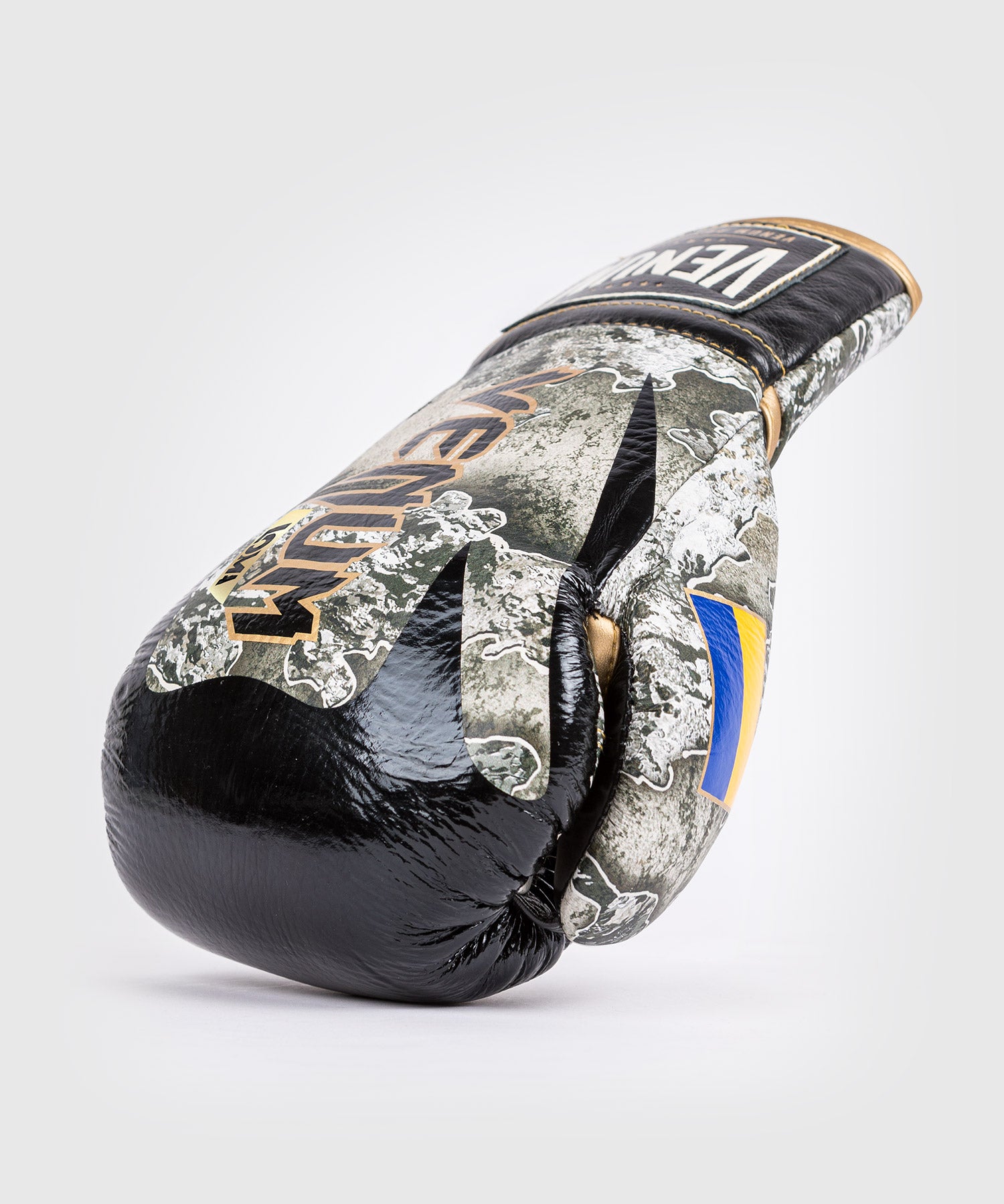 Venum x Realtree Loma Boxing Gloves Official - October 2022
