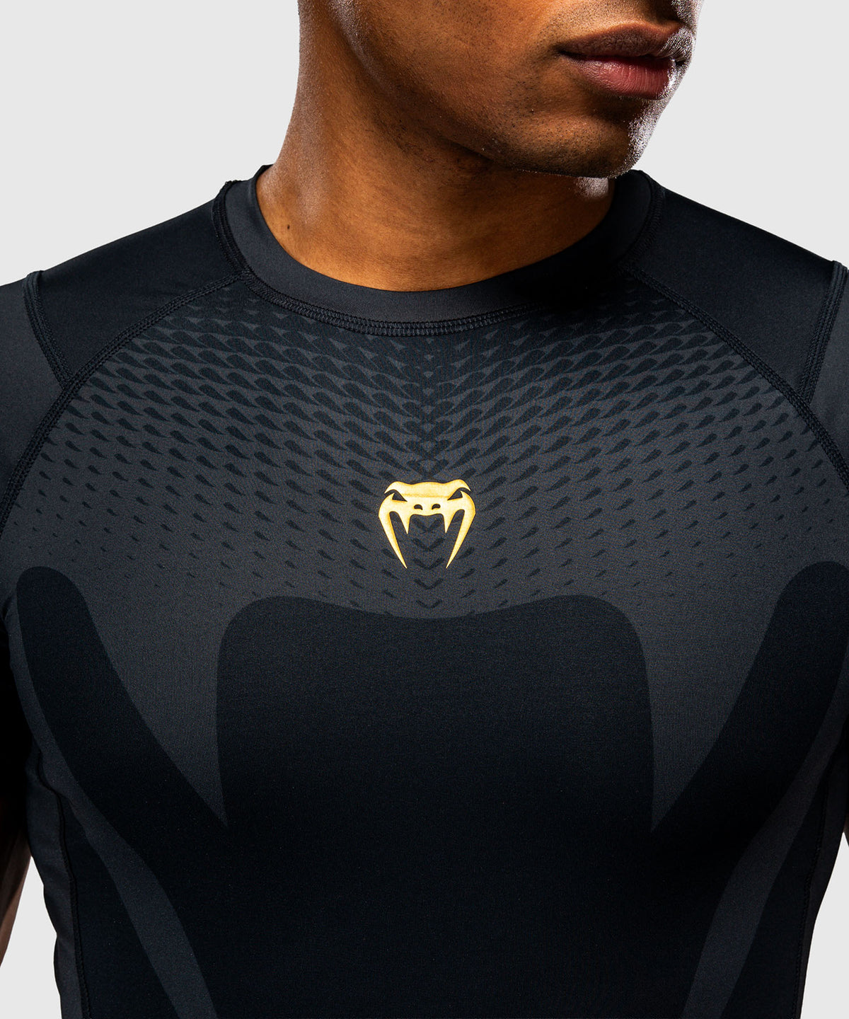 Rashguard manches courtes Venum Attack - Noir/Or