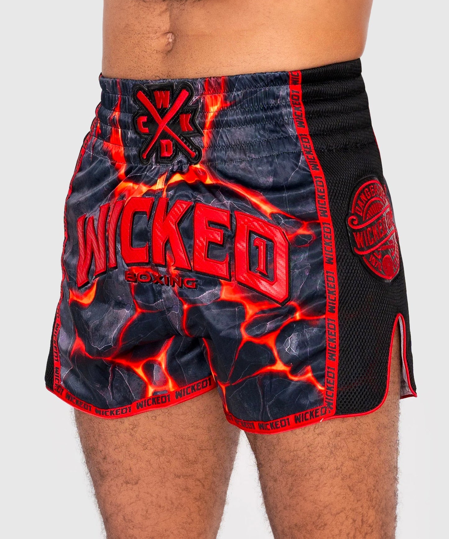 Wicked One Magma Muay Thai Shorts - Schwarz/Rot