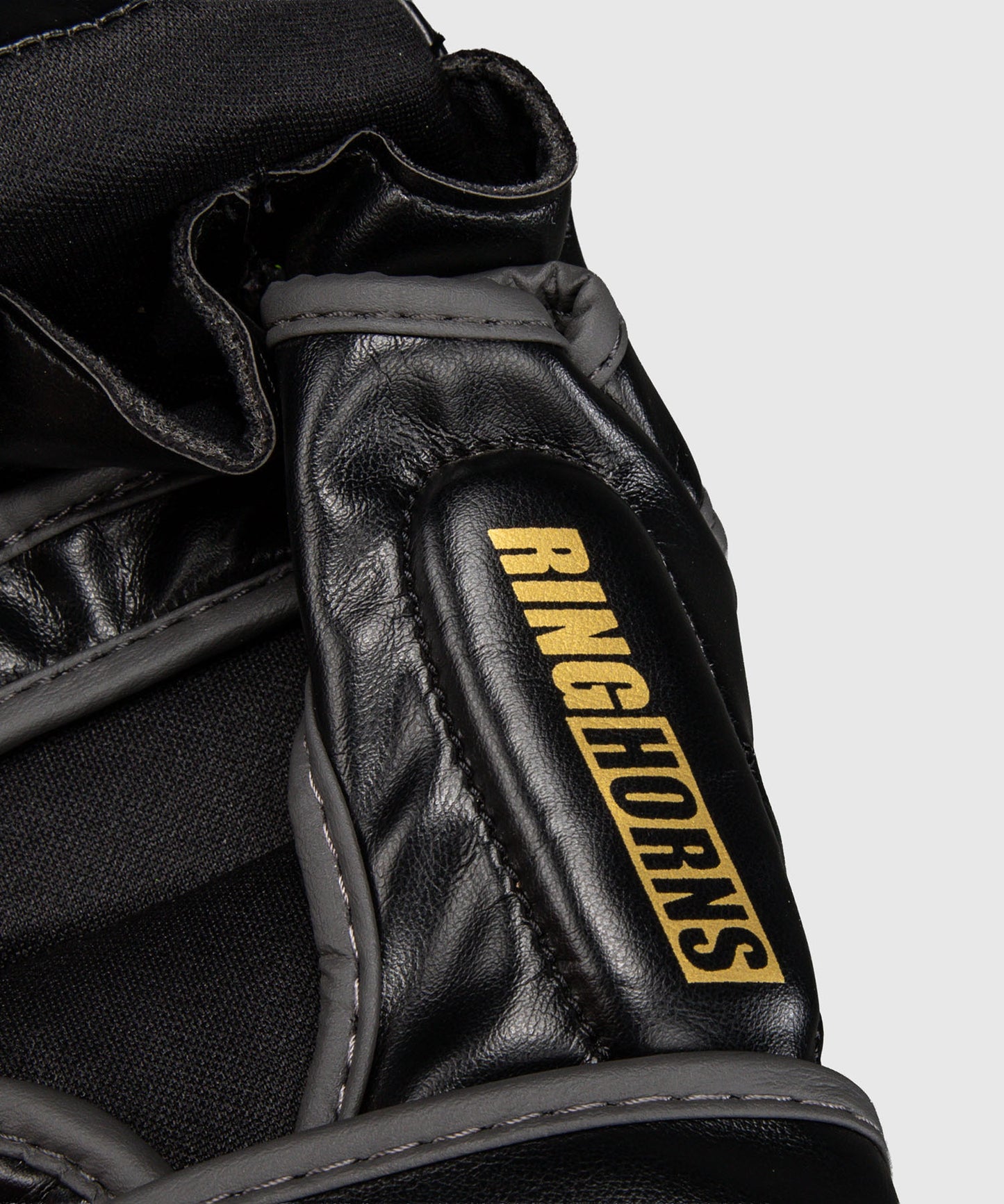 Gants de sparring MMA Ringhorns Charger Venum - Noir/Or