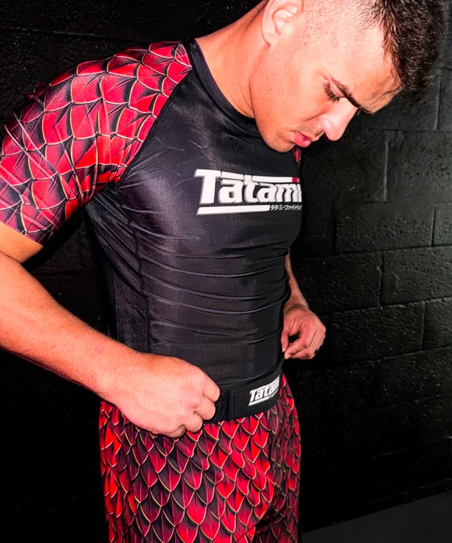 Rashguards À Manches Courtes Tatami Fightwear Recharge Dragon - Noir/Rouge