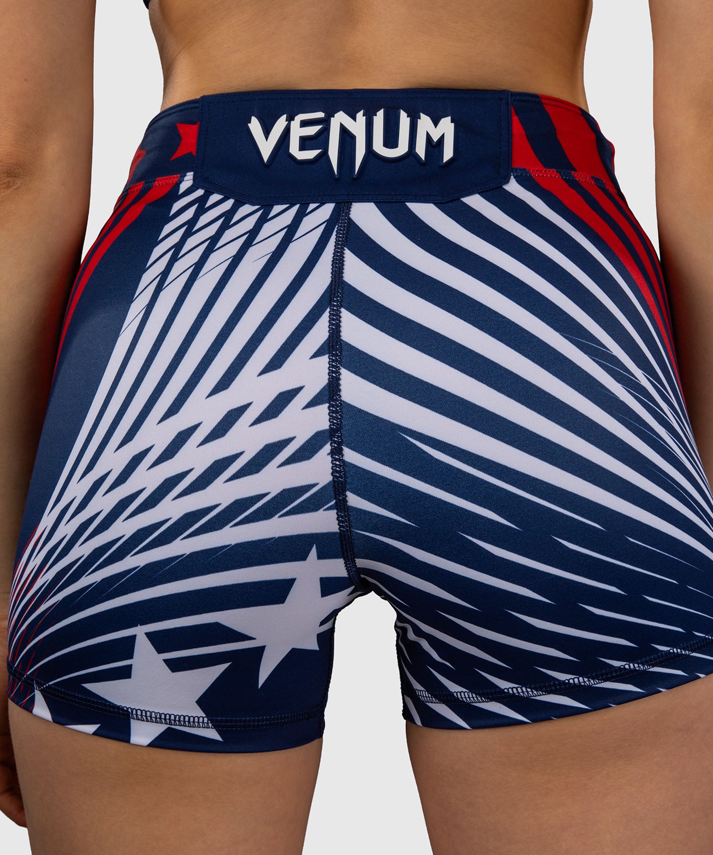 Official UFC Freedom 250 by Venum Authentic Vale Tudo Shorts im Short Fit für Damen - Blau