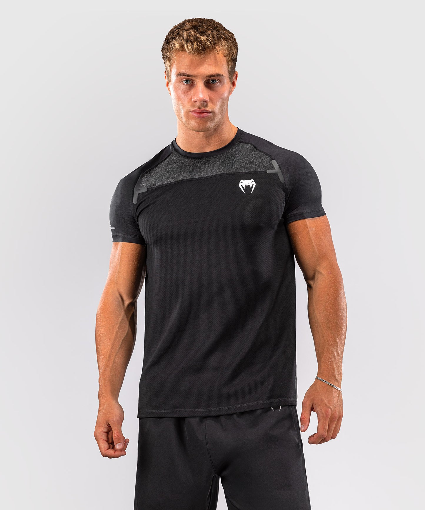 Venum G-Fit Scales Dry-Tech T‑Shirt – Schwarz/Anthrazitgrau