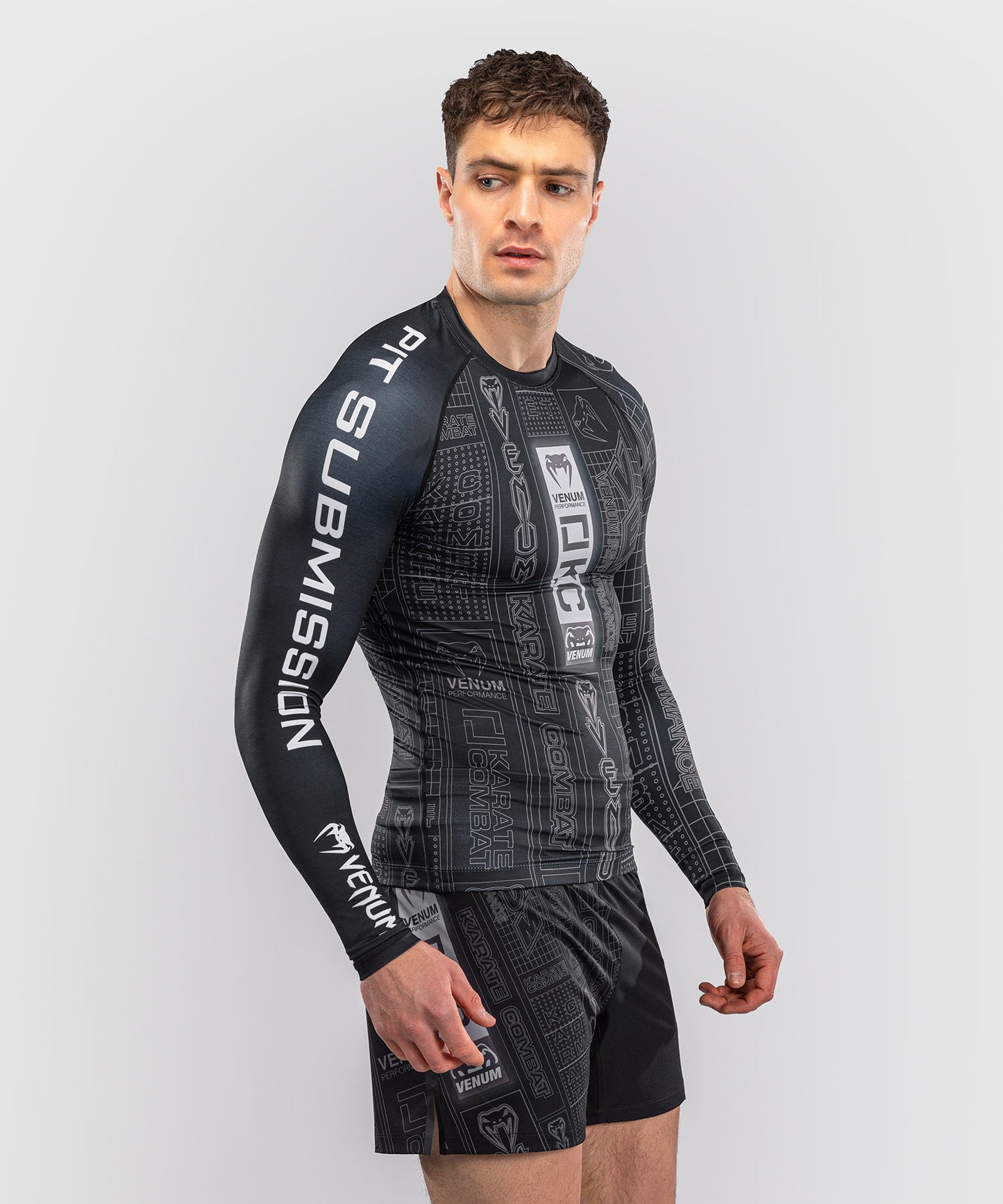 Karate Combat by Venum Rashguard Manga Larga – Negro/Gris