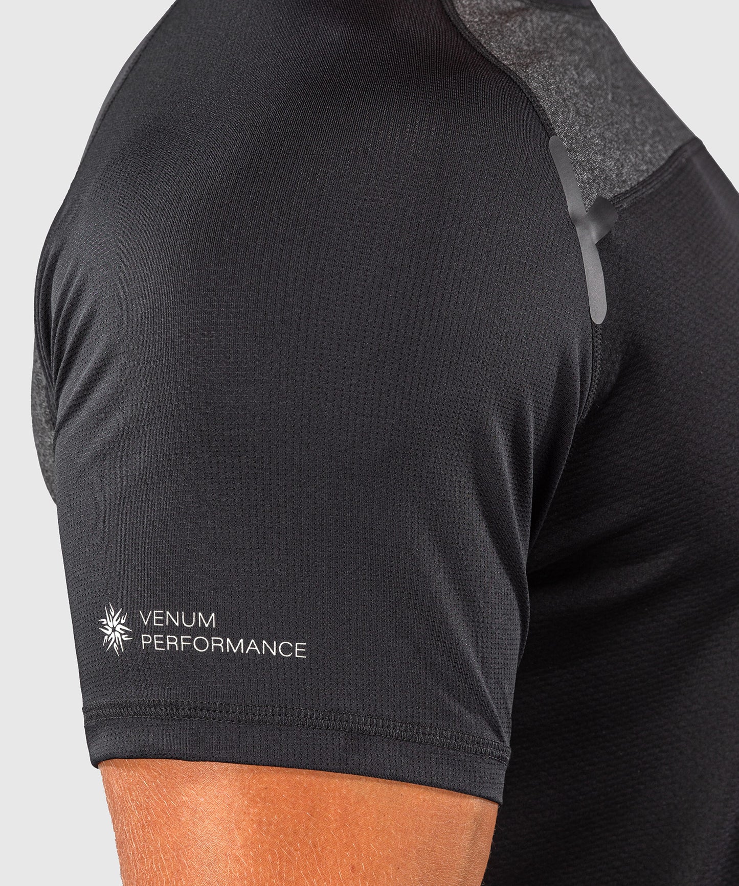Venum G-Fit Scales Dry-Tech T‑Shirt – Schwarz/Anthrazitgrau