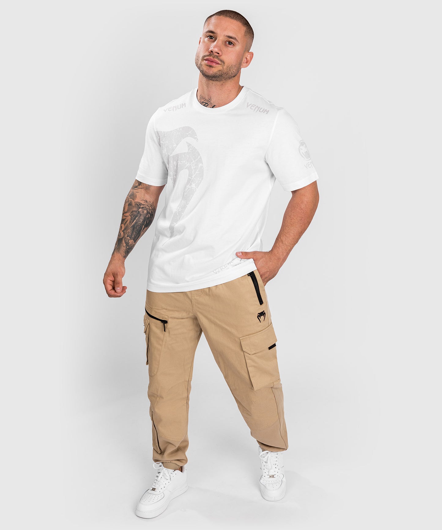 Camiseta Venum Giant Regular Fit - Blanco