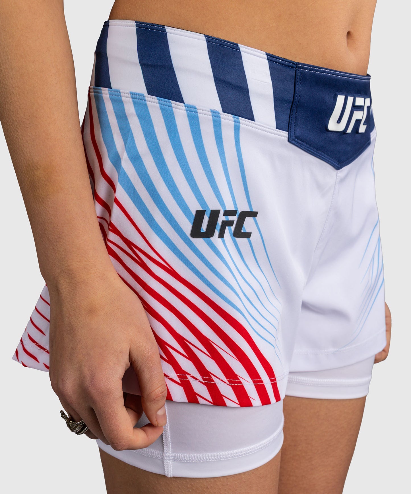 Official UFC Freedom 250 by Venum Authentic Fight Night Fight Shorts para mujer - Blanco