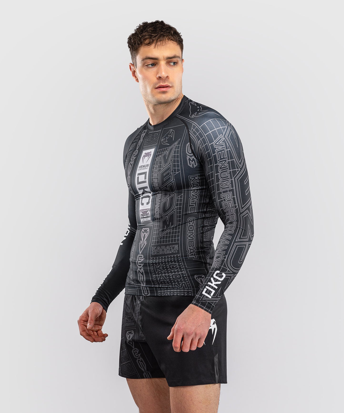 Karate Combat by Venum Rashguard Manga Larga – Negro/Gris