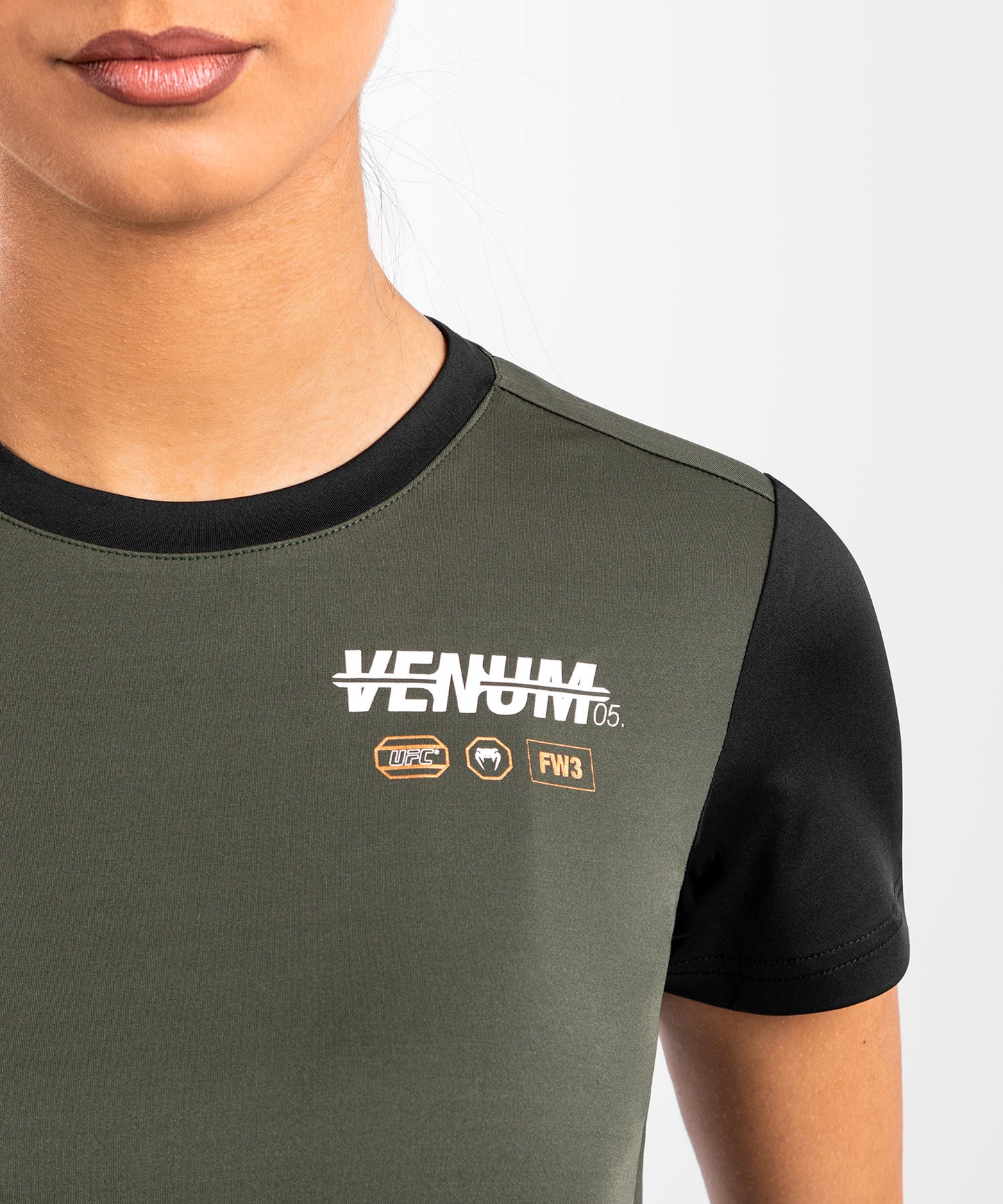 UFC Adrenaline by Venum Fight Week Dry-Tech-T-Shirt für Frauen - Khaki/Bronze