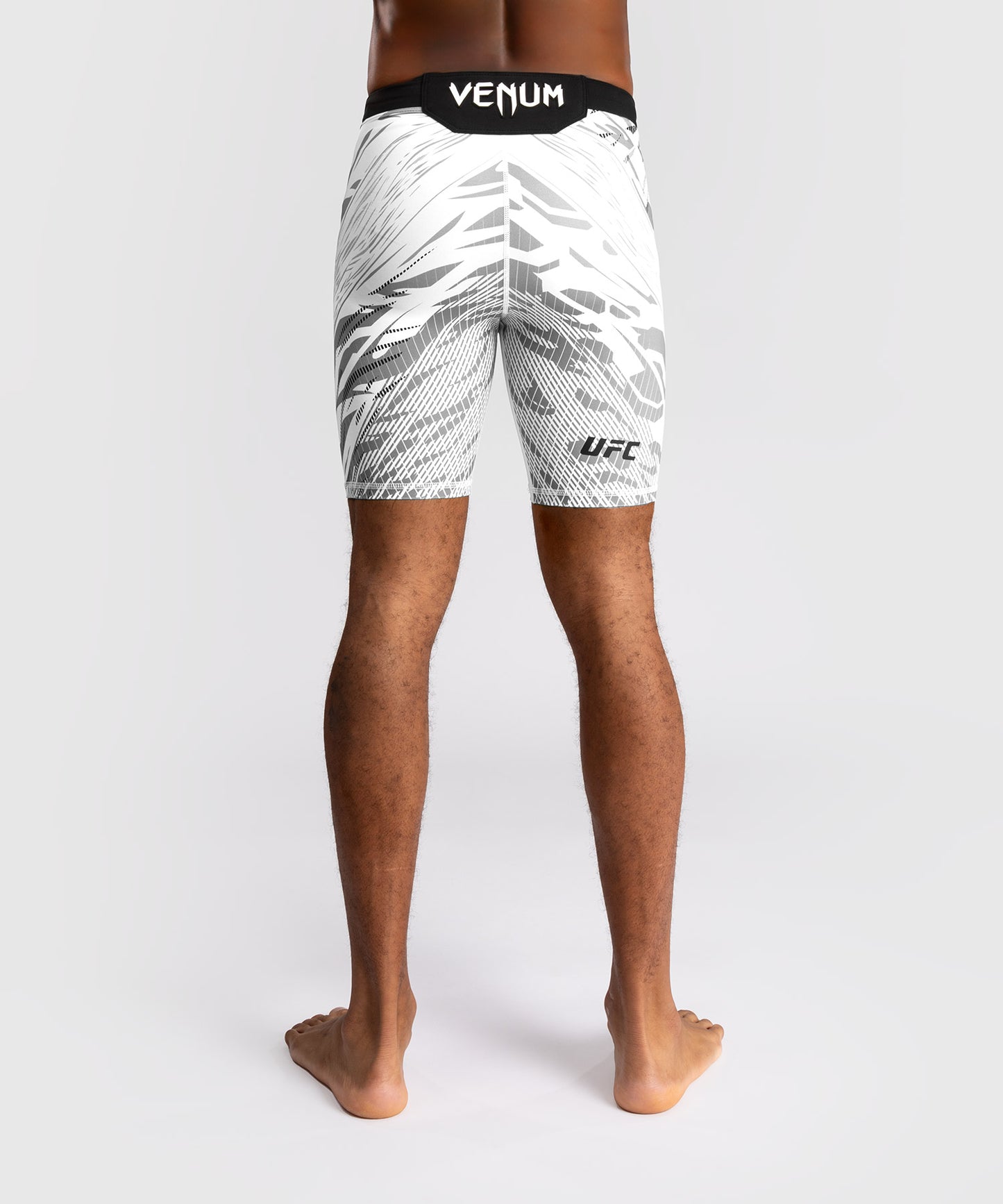 Shorts Vale Tudo pour Hommes UFC Fusion by Venum Authentic Fight Night - Blanc