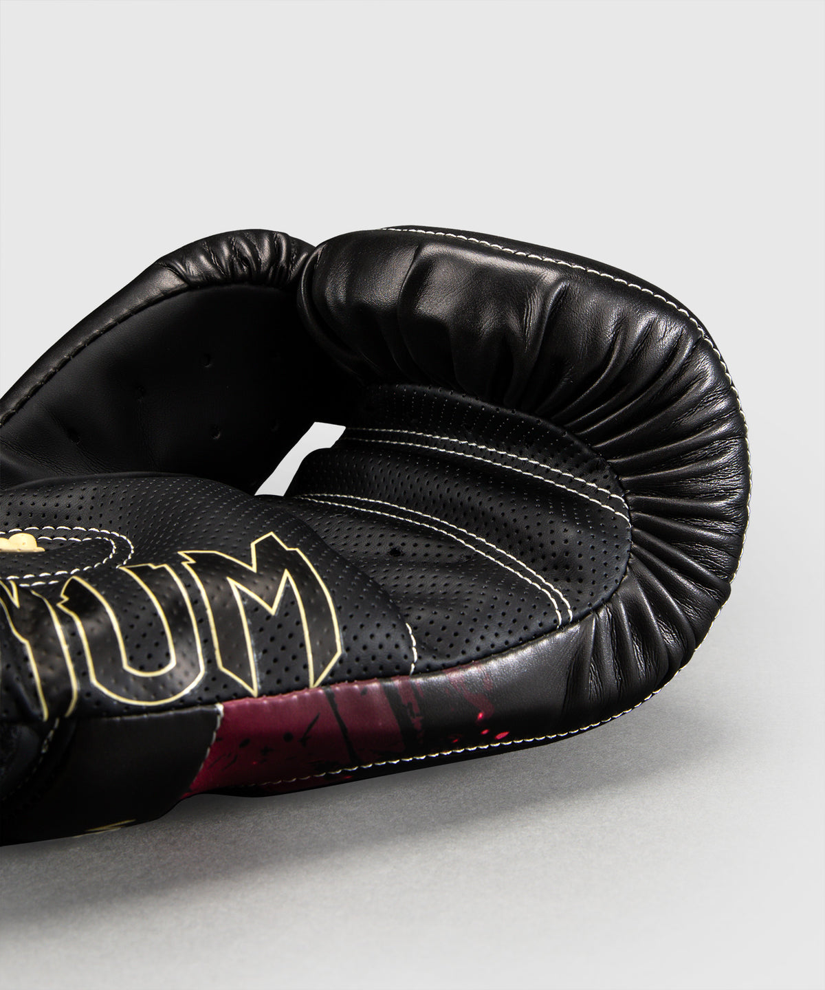 Jujutsu Kaisen x Venum Itadori Boxhandschuhe – Schwarz/Rot