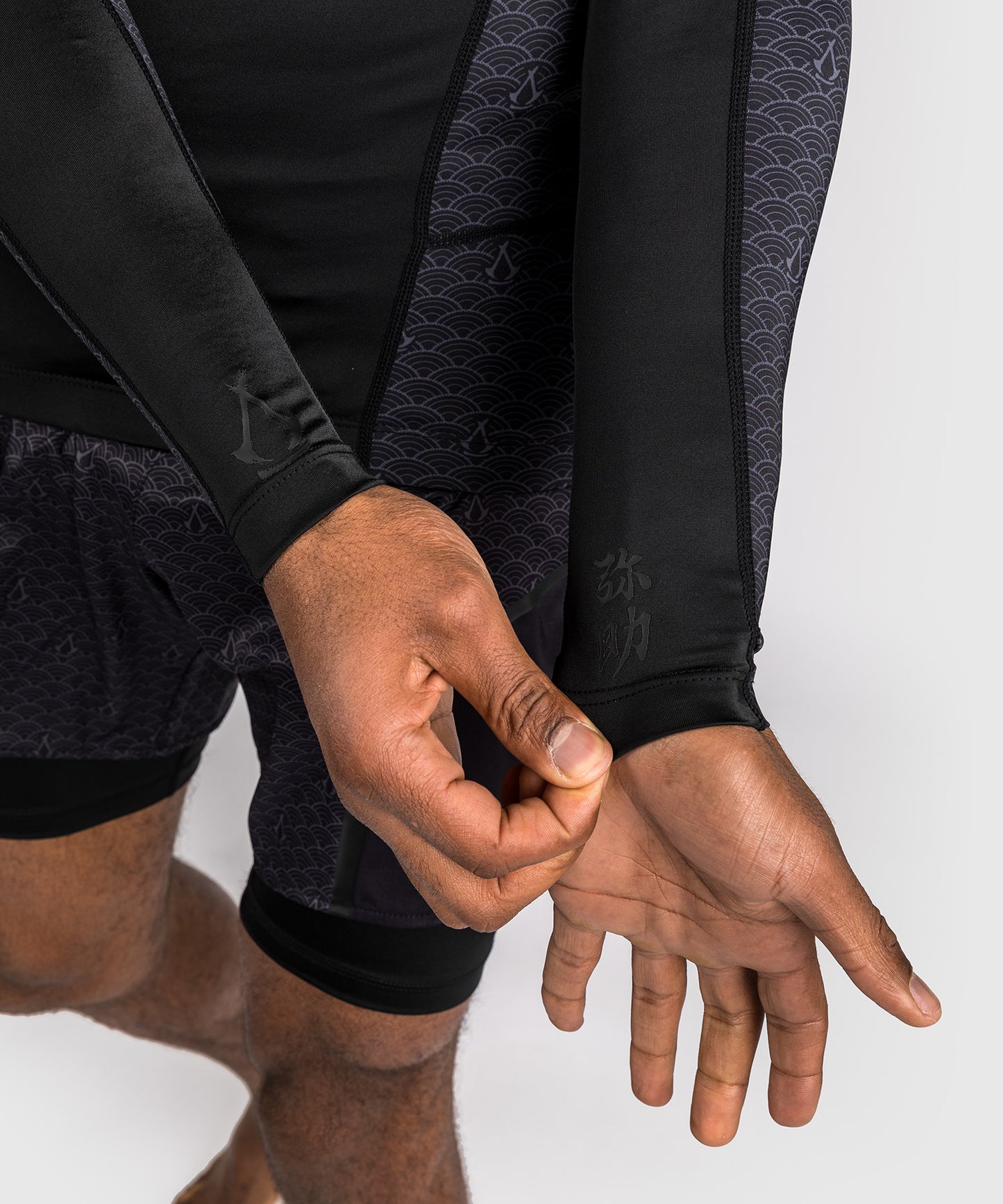 Venum x Assassin's Creed Shadows Long Sleeve Rashguards - Black
