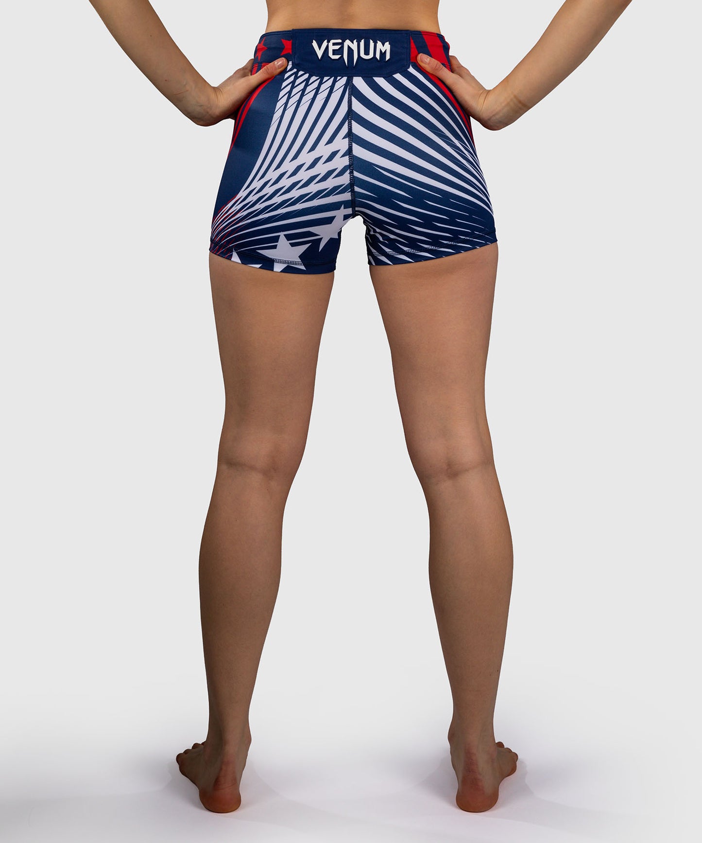 Official UFC Freedom 250 by Venum Authentic Vale Tudo Shorts im Short Fit für Damen - Blau