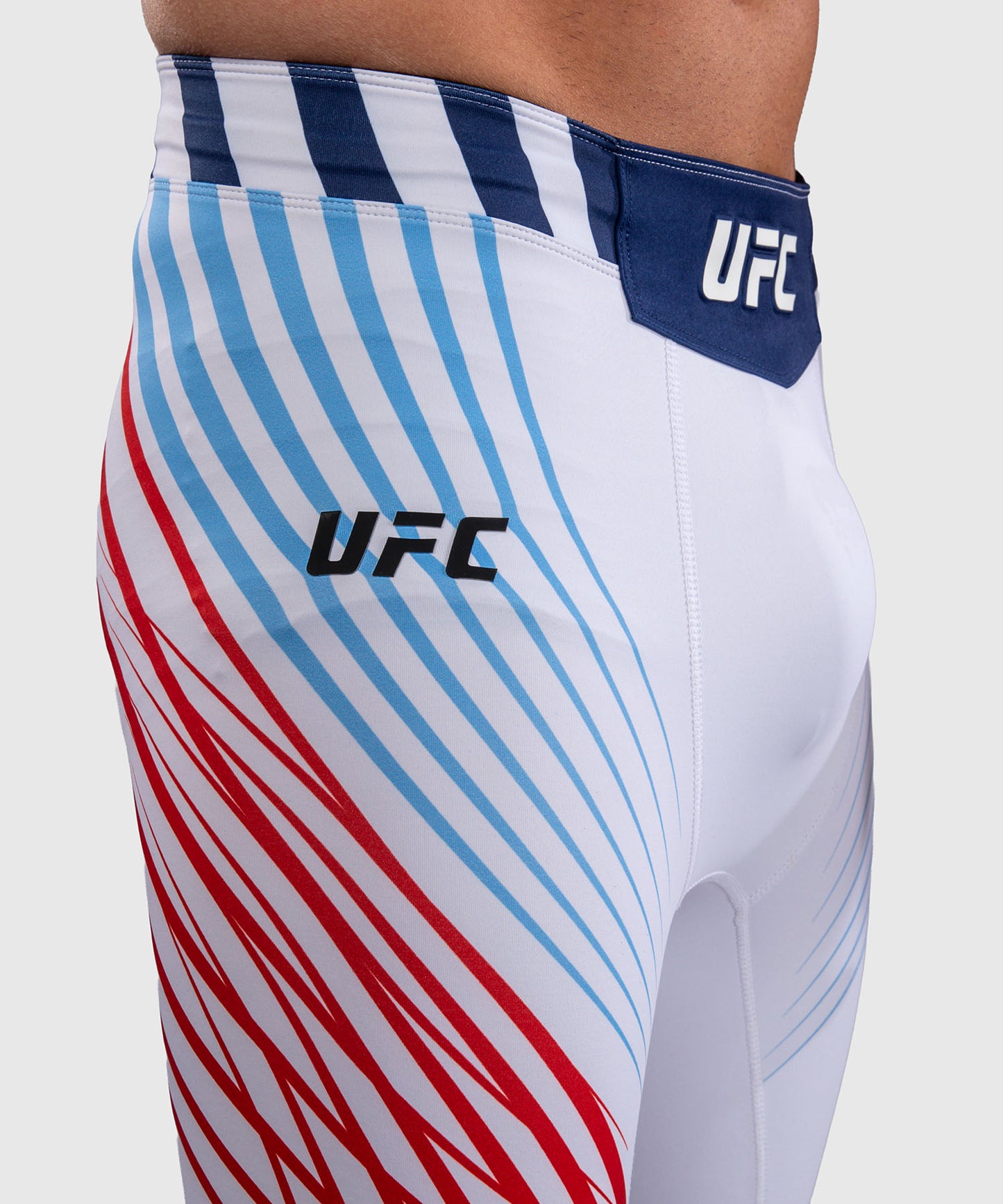 Official UFC Freedom 250 by Venum Authentic Fight Night Vale Tudo Shorts para hombre - Blanco