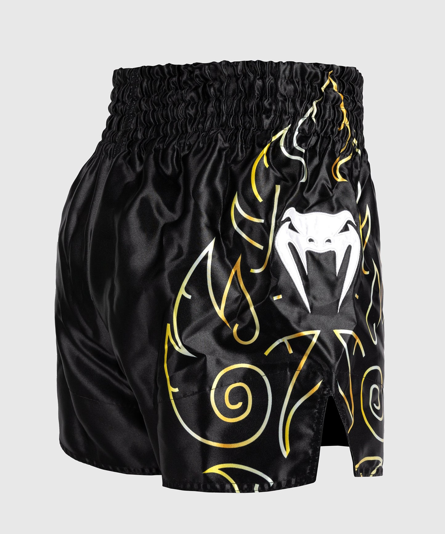 Venum VTC Flames Pantalones Cortos Muay Thai - Negro/Dorado