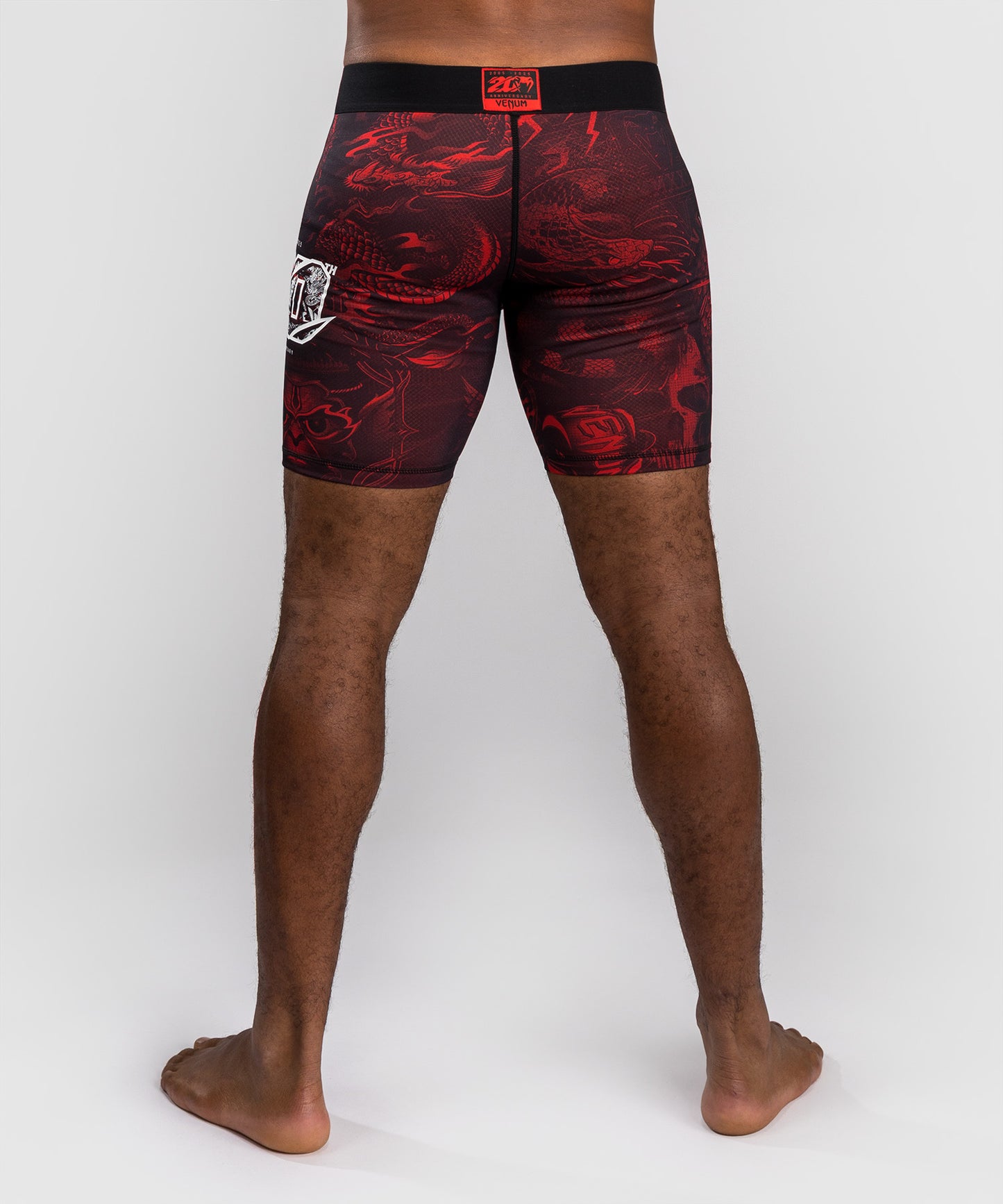 Venum 20th Anniversary Short de Compresión - Negro/Rojo