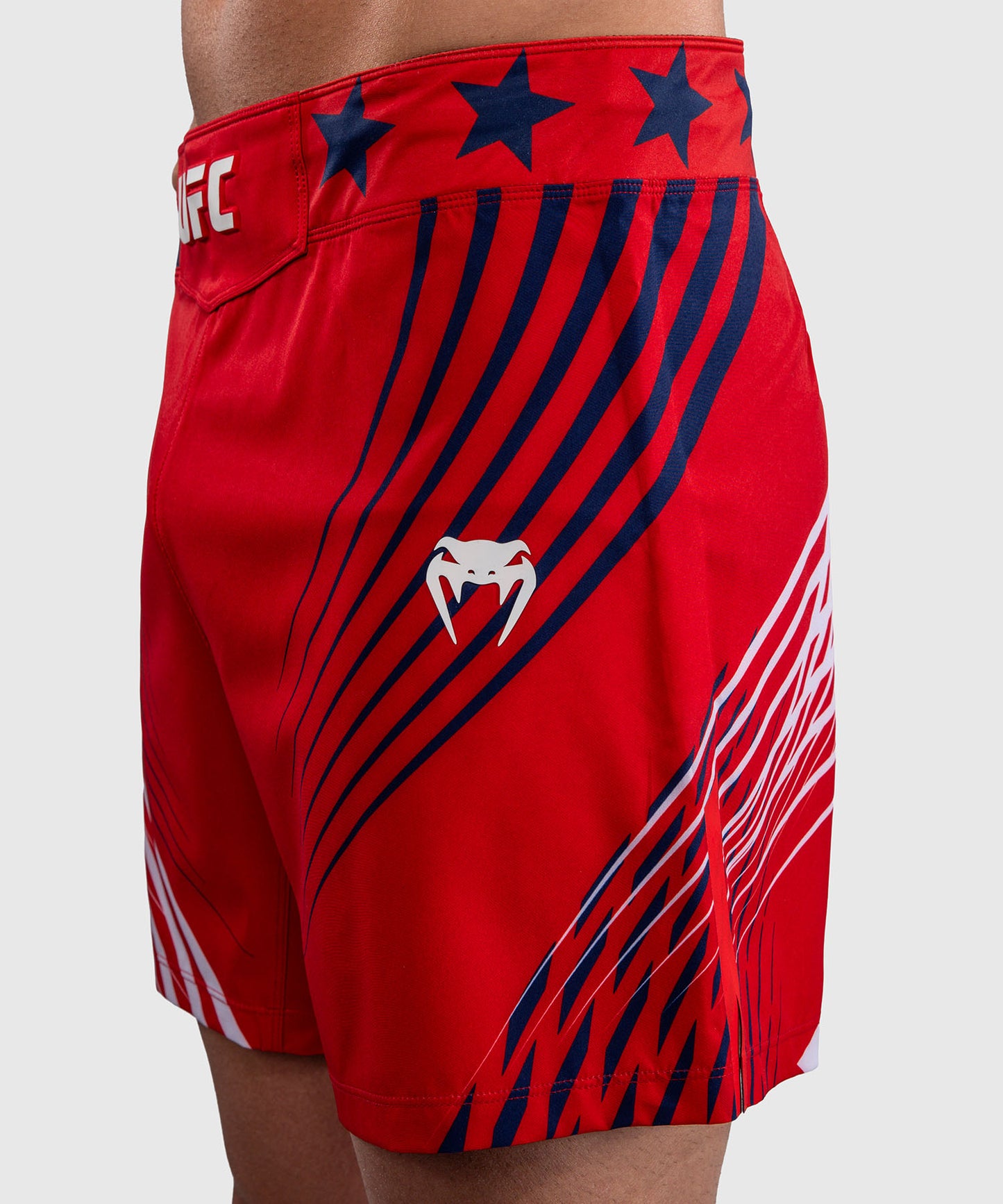 Official UFC Freedom 250 by Venum Authentic Fight Night Pantaloncini da combattimento taglio corto da uomo - Rosso