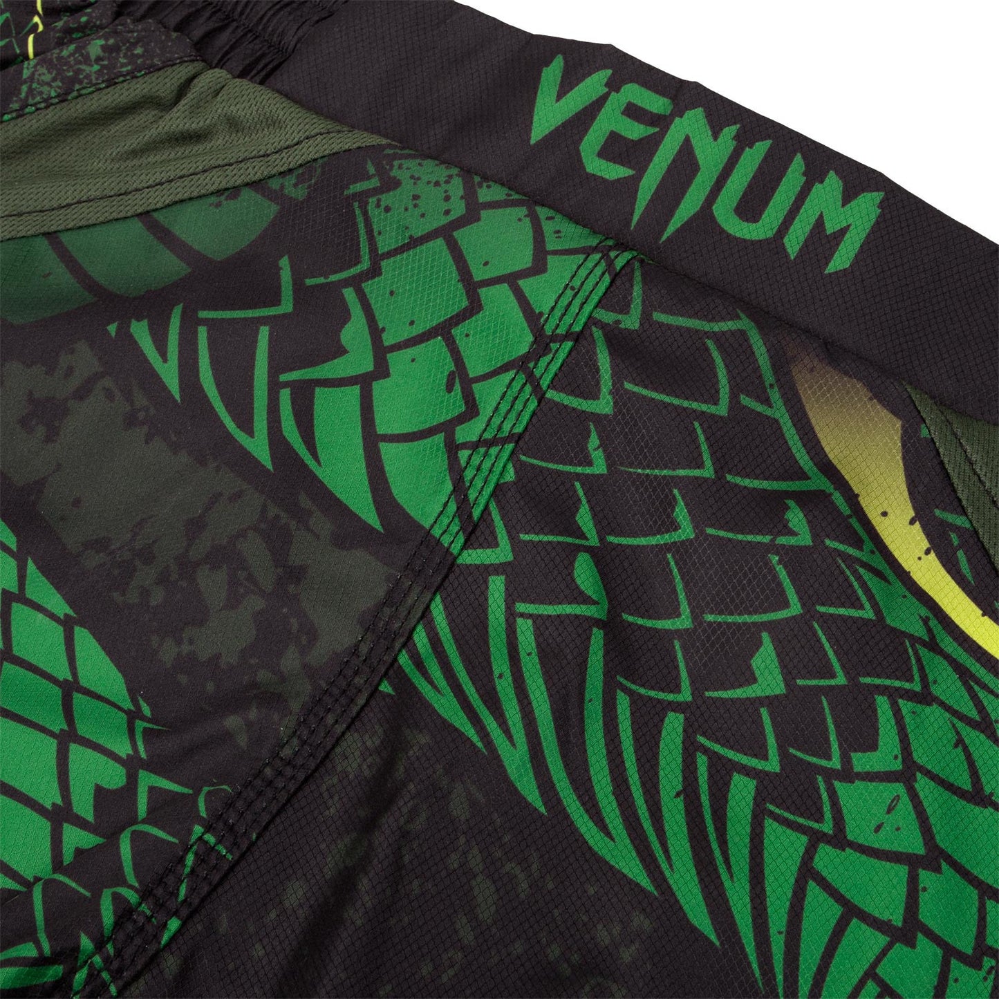 Venum Green Viper Fightshorts - Black/Green