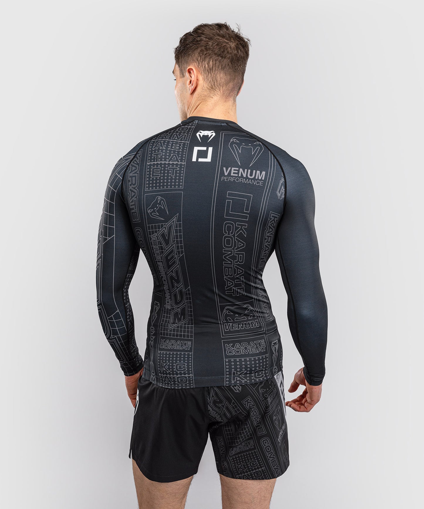 Karate Combat by Venum Rashguard Manga Larga – Negro/Gris